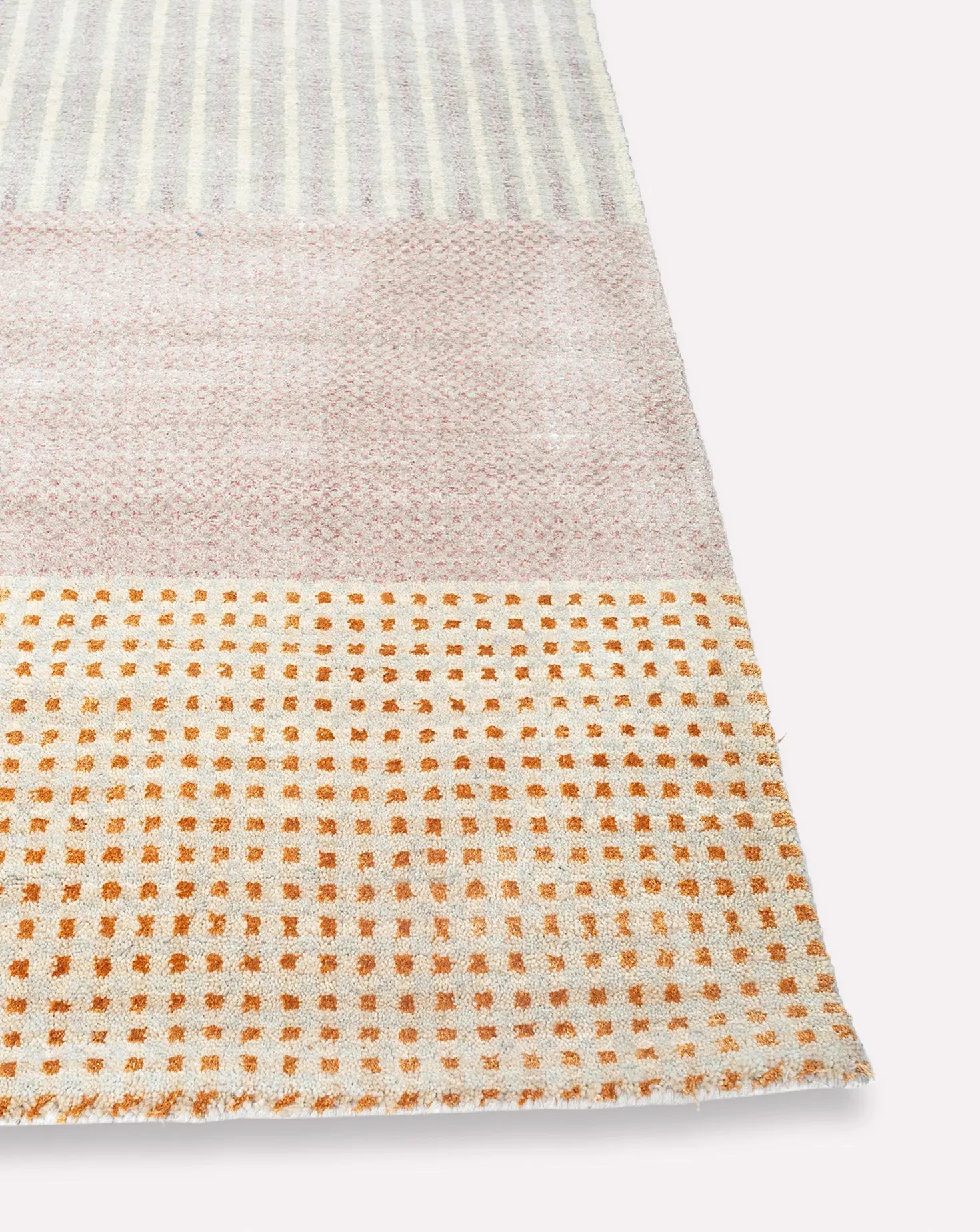 Aakar By Kavi White and Peach Carnation Rug Jaipur Rugs