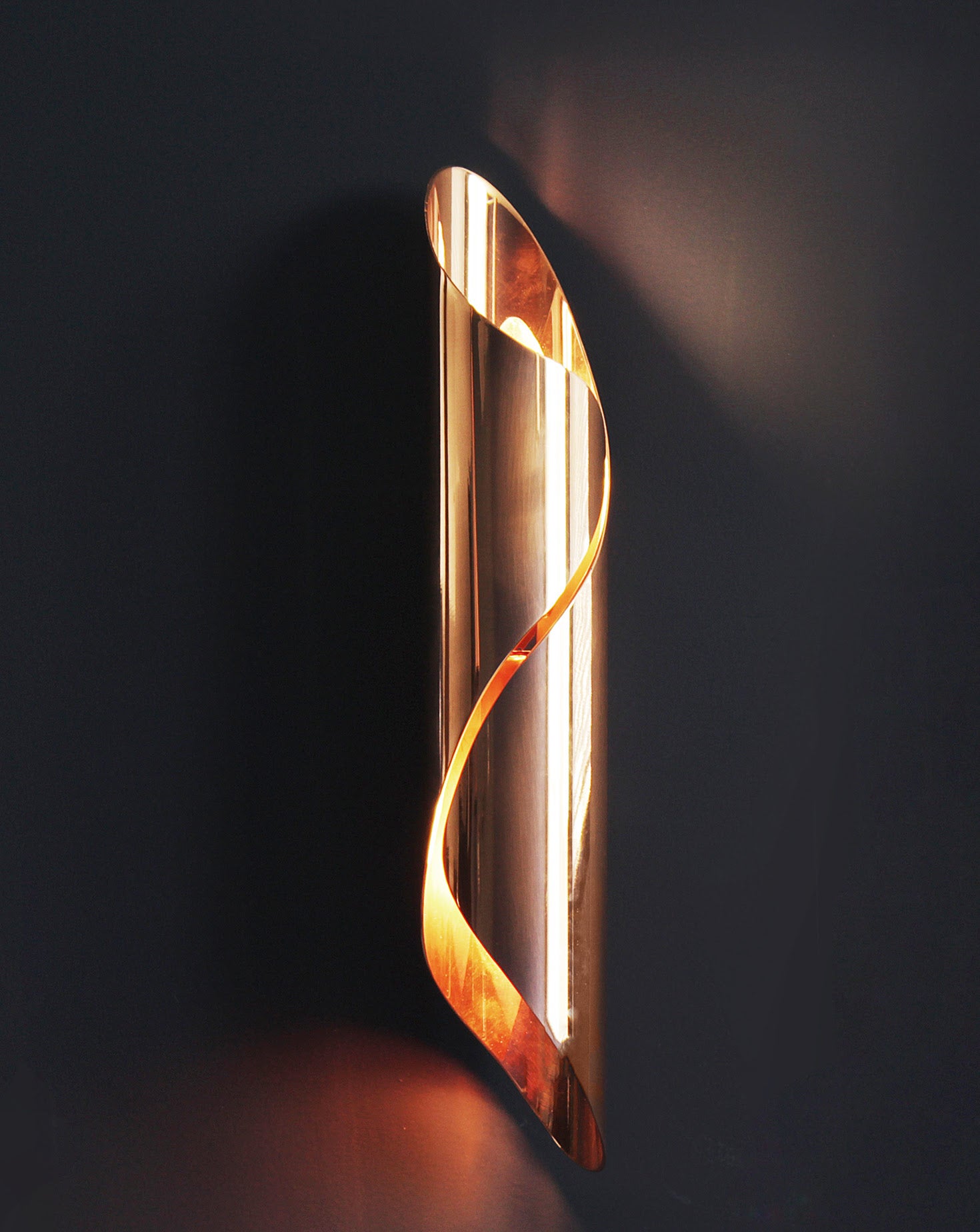 Arrow Wall Lamp