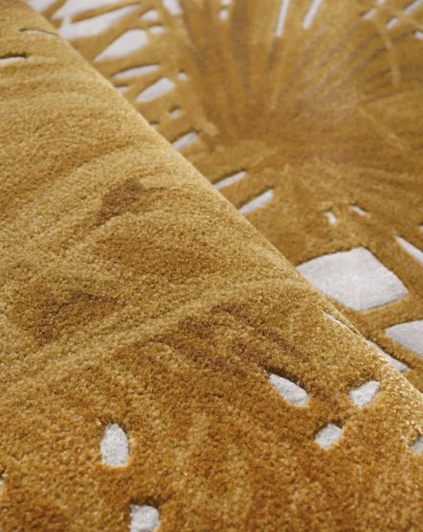 Cannes Underwaterlife Wool and Bamboo Rug Sahrai Milano