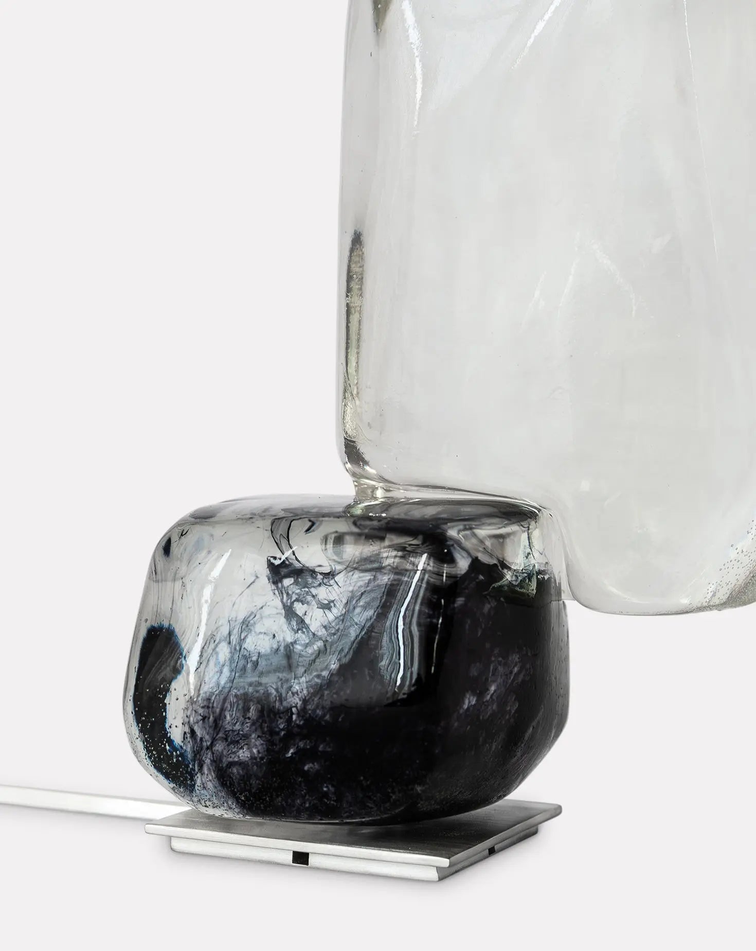 Merlin Black White Candleholder Mireille