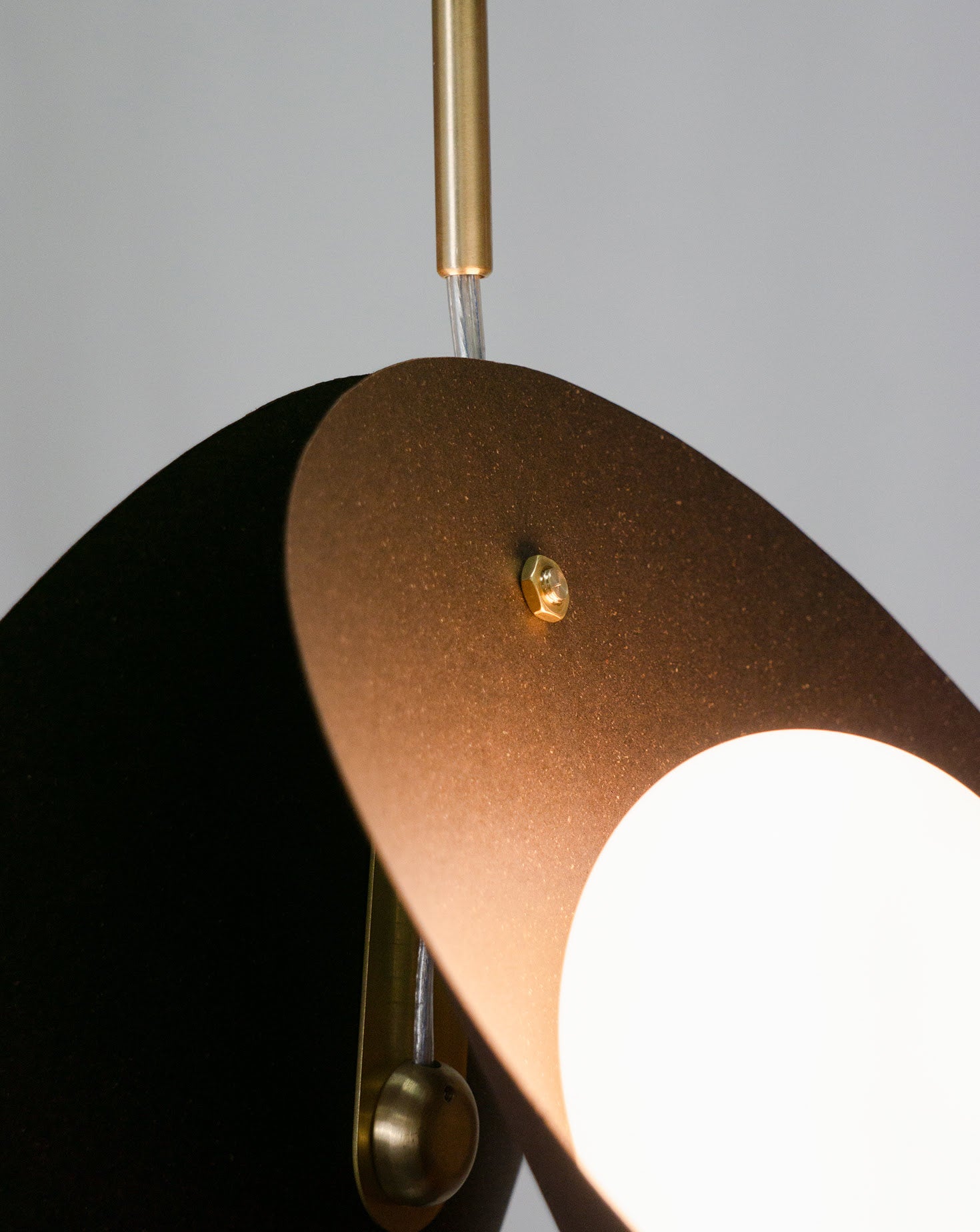 Concha Chestnut Brown Pendant Light 01