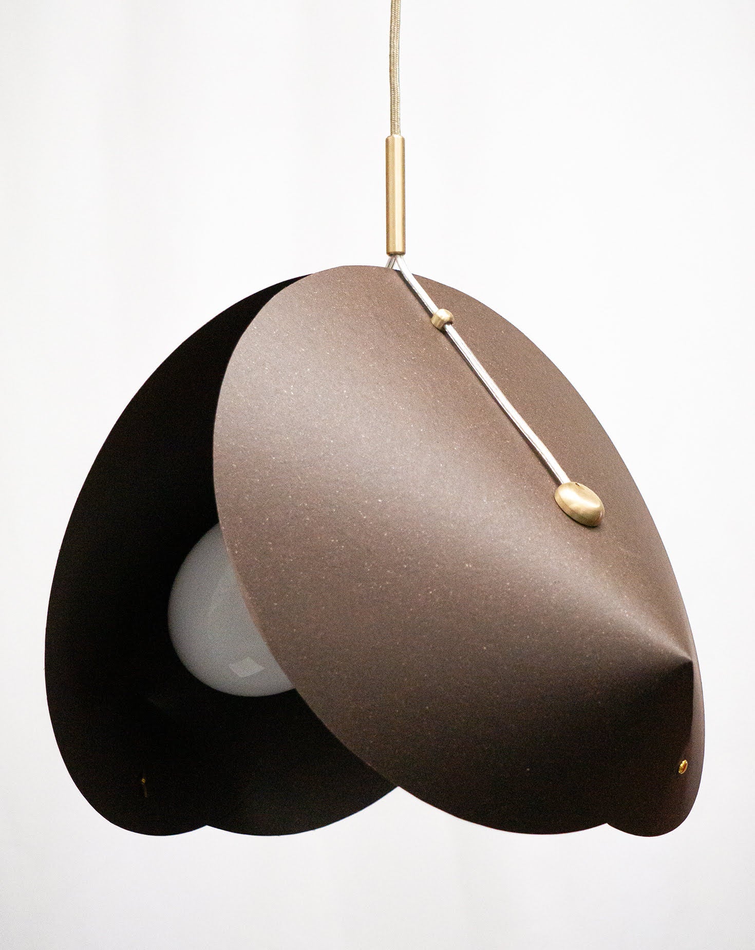 Concha Chestnut Brown Pendant Light 03