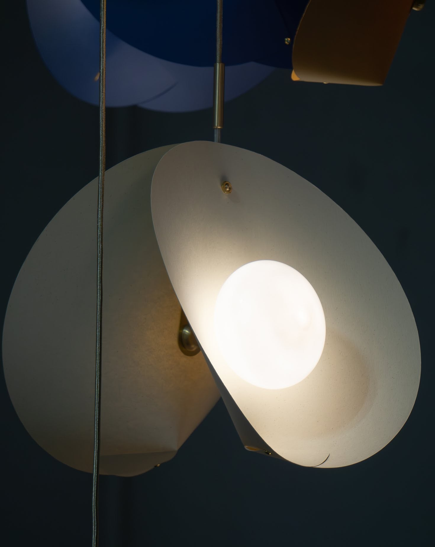 Concha Vanilla Pendant Light 01