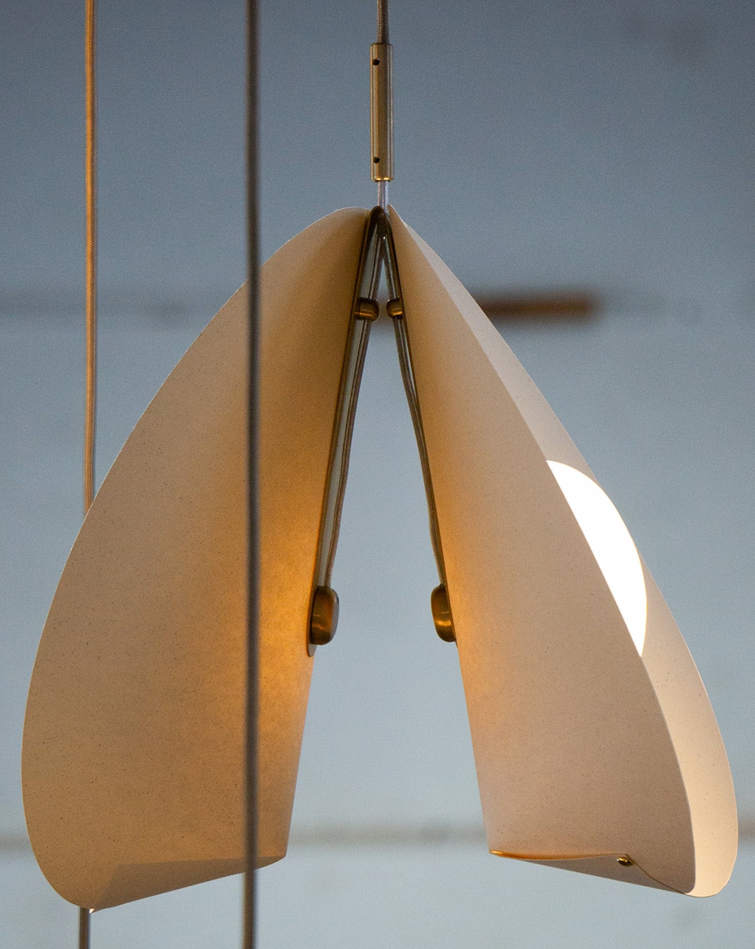 Concha Vanilla Pendant Light 01