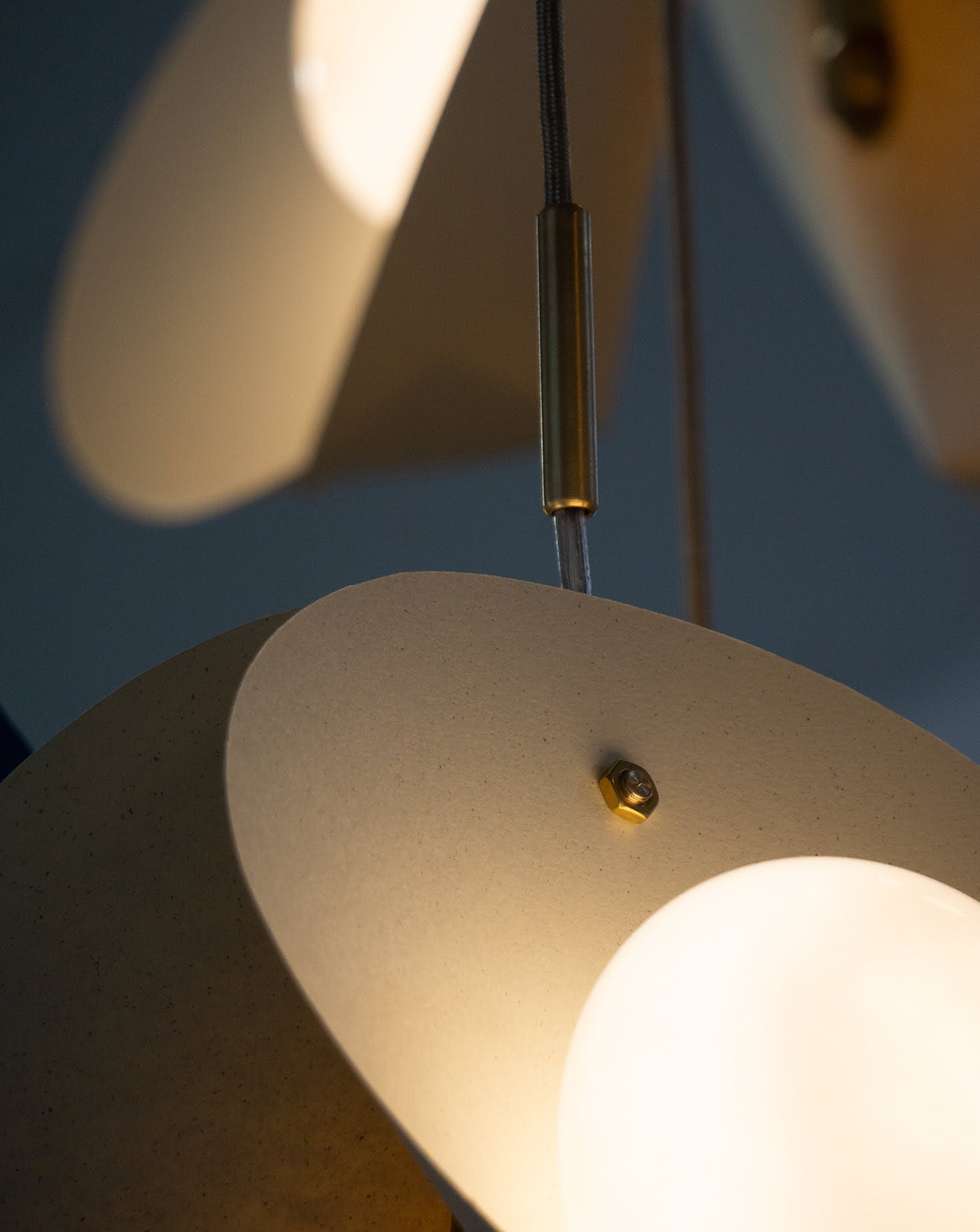 Concha Vanilla Pendant Light 01