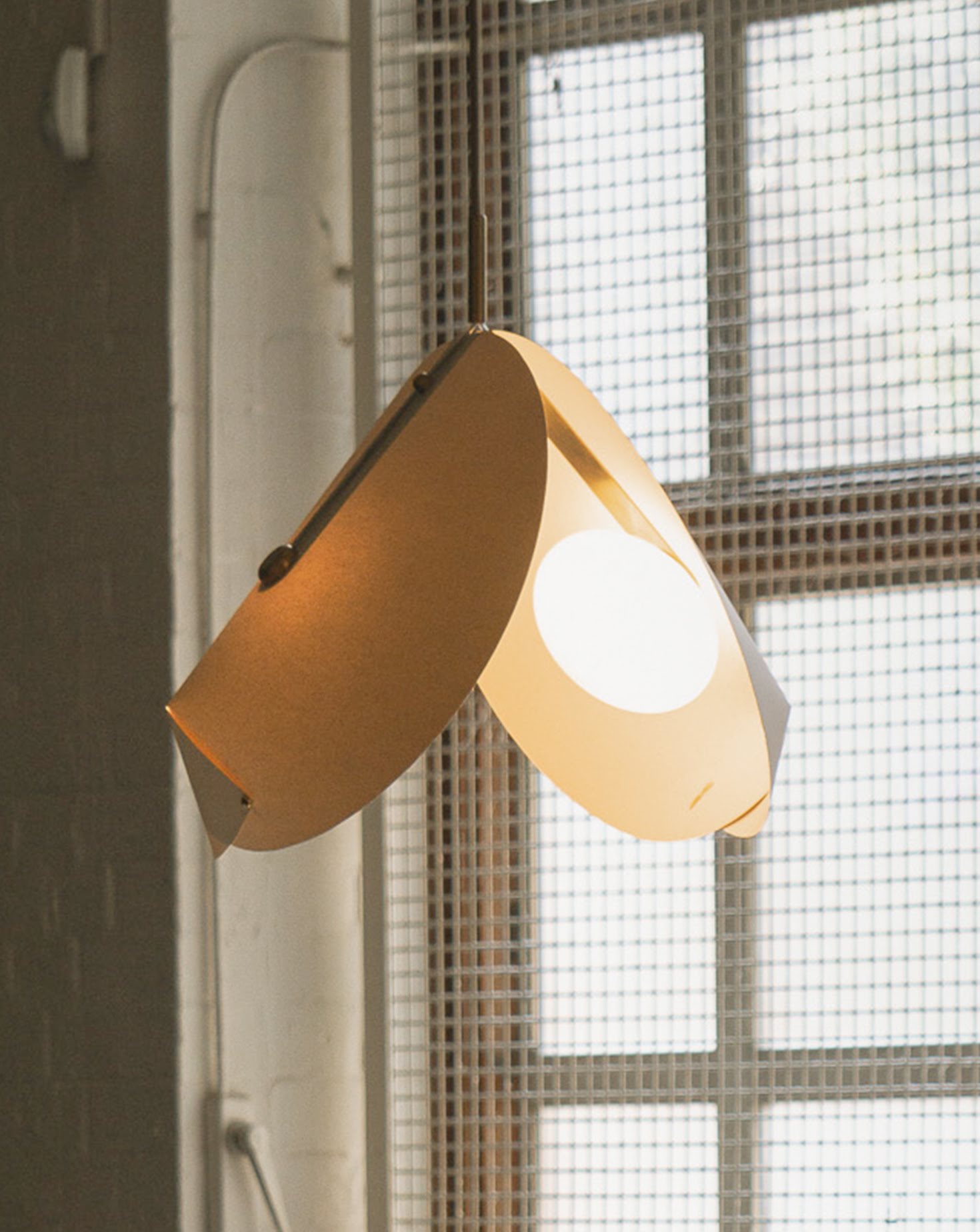 Concha Vanilla Pendant Light 03