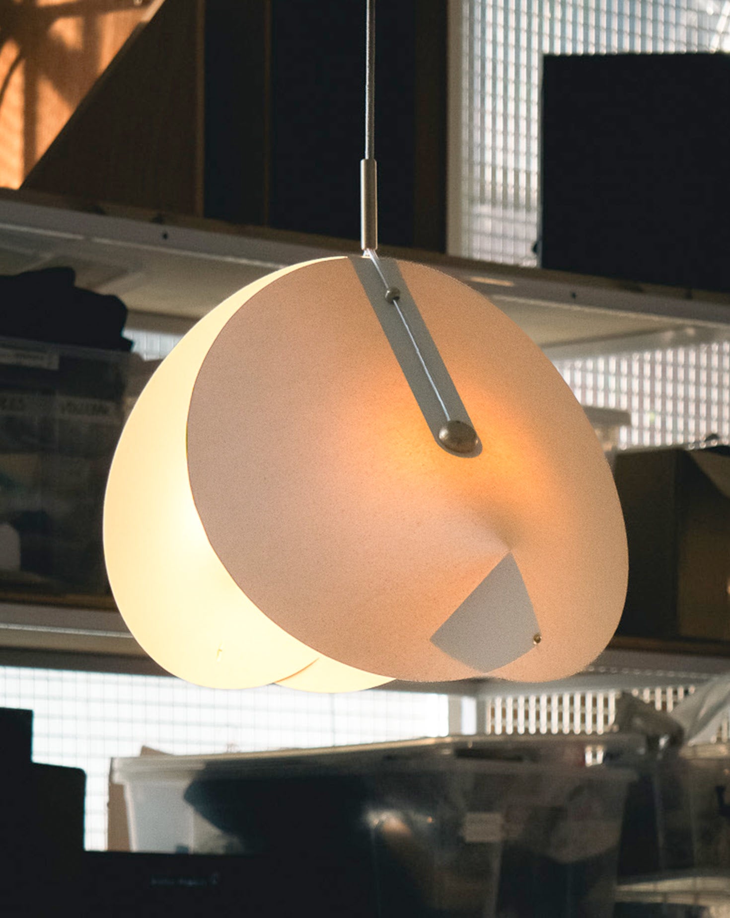 Concha Vanilla Pendant Light 03