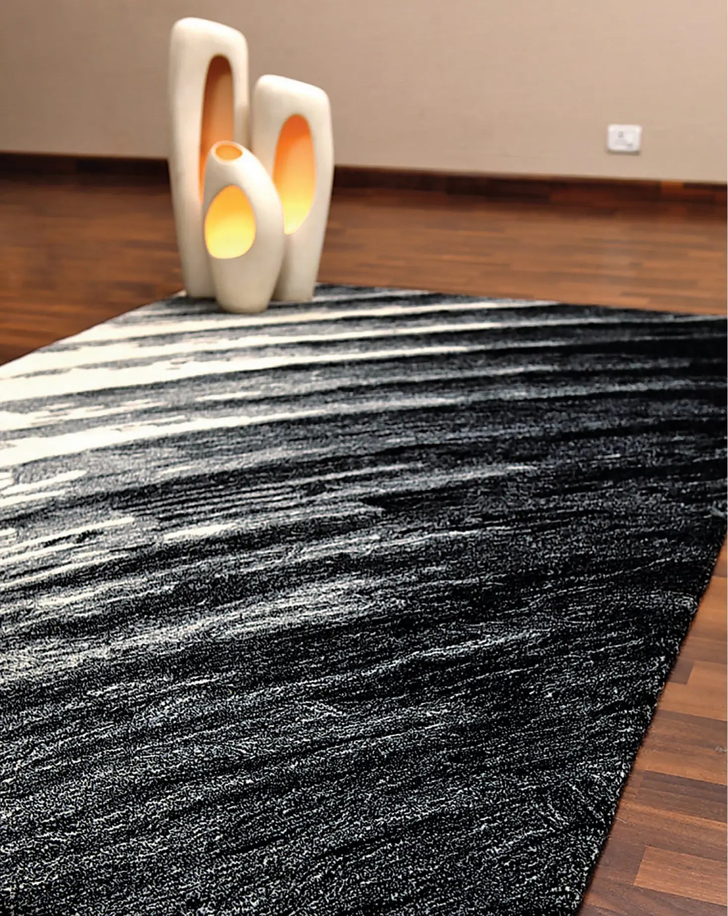 Liberty Black & White Rug Hands