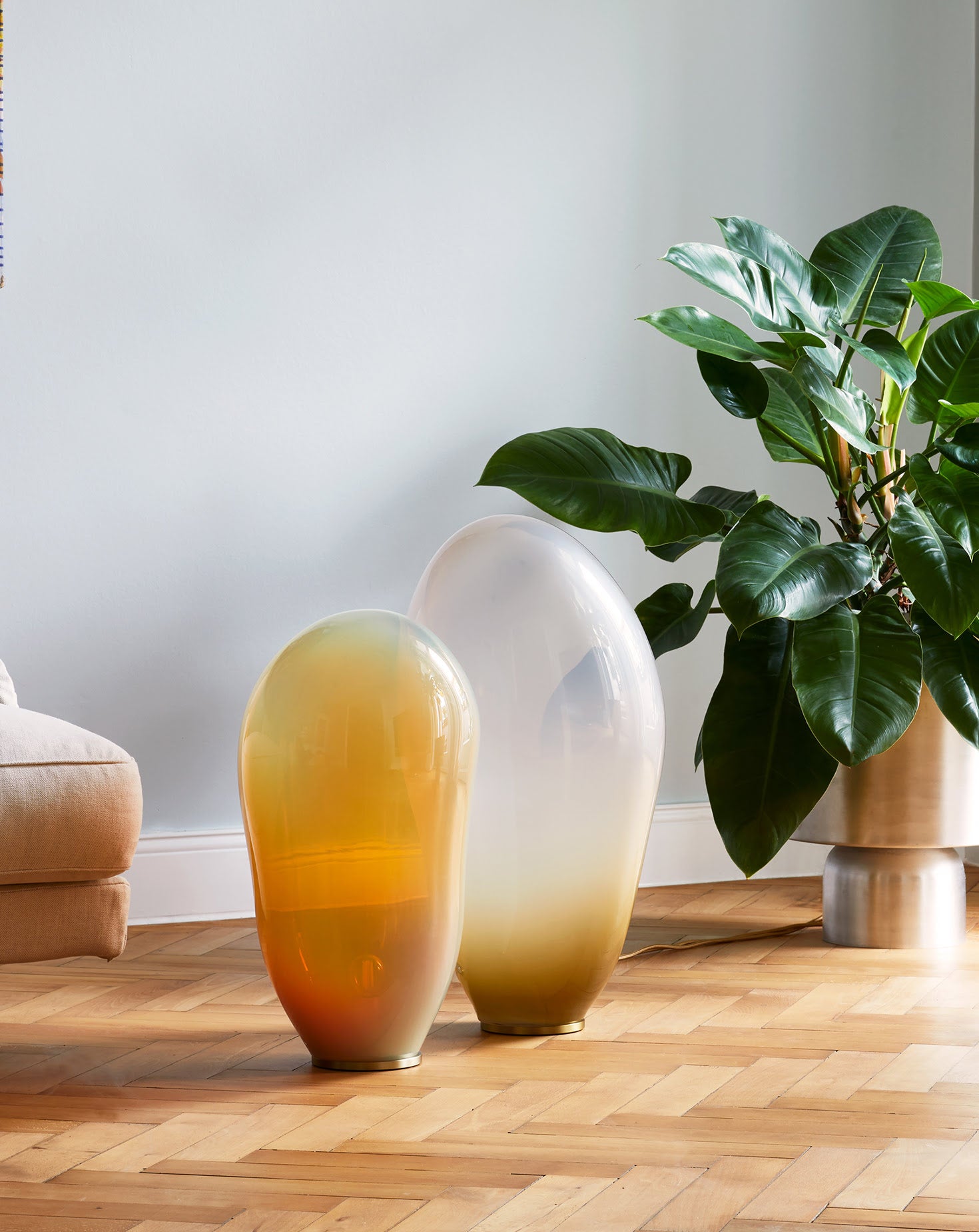 Dschubba Amber Iridescent Floor Lamp
