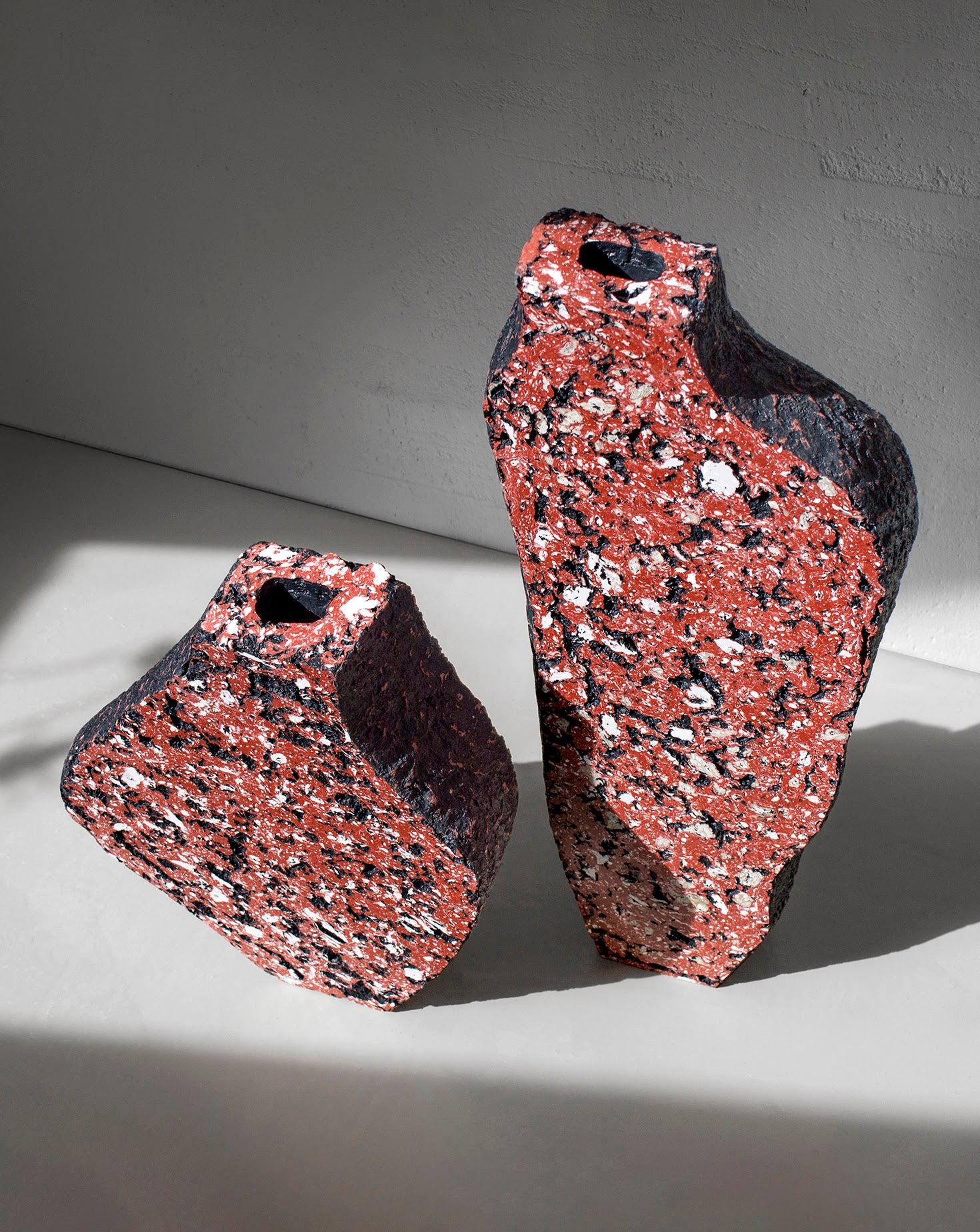 Fragment Black and Red Vase Set
