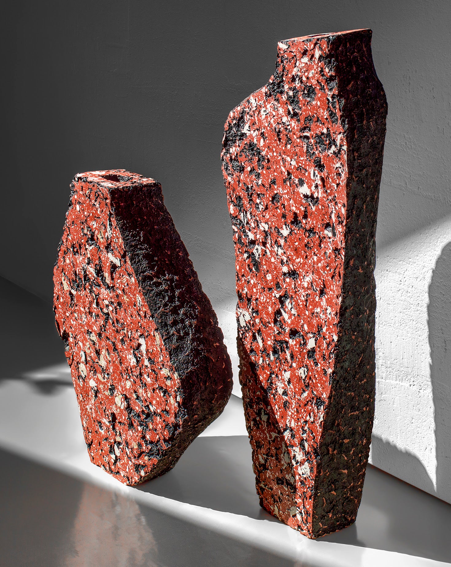 Fragment Black and Red Vase Set