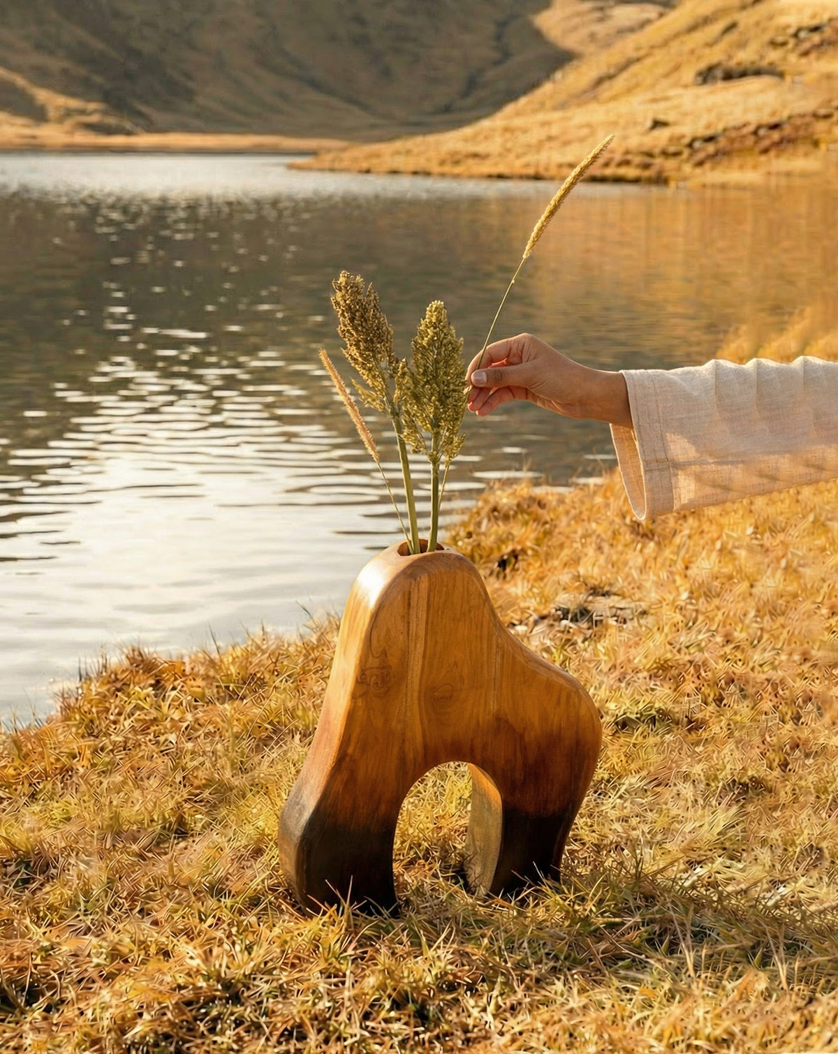 IDIKA 04 Teak Wood Sculptural Vase