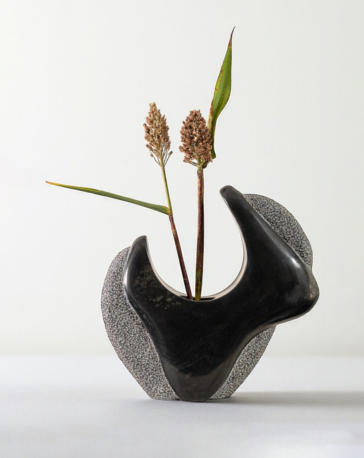 ILISHA 01 Black Marble Sculptural Vase