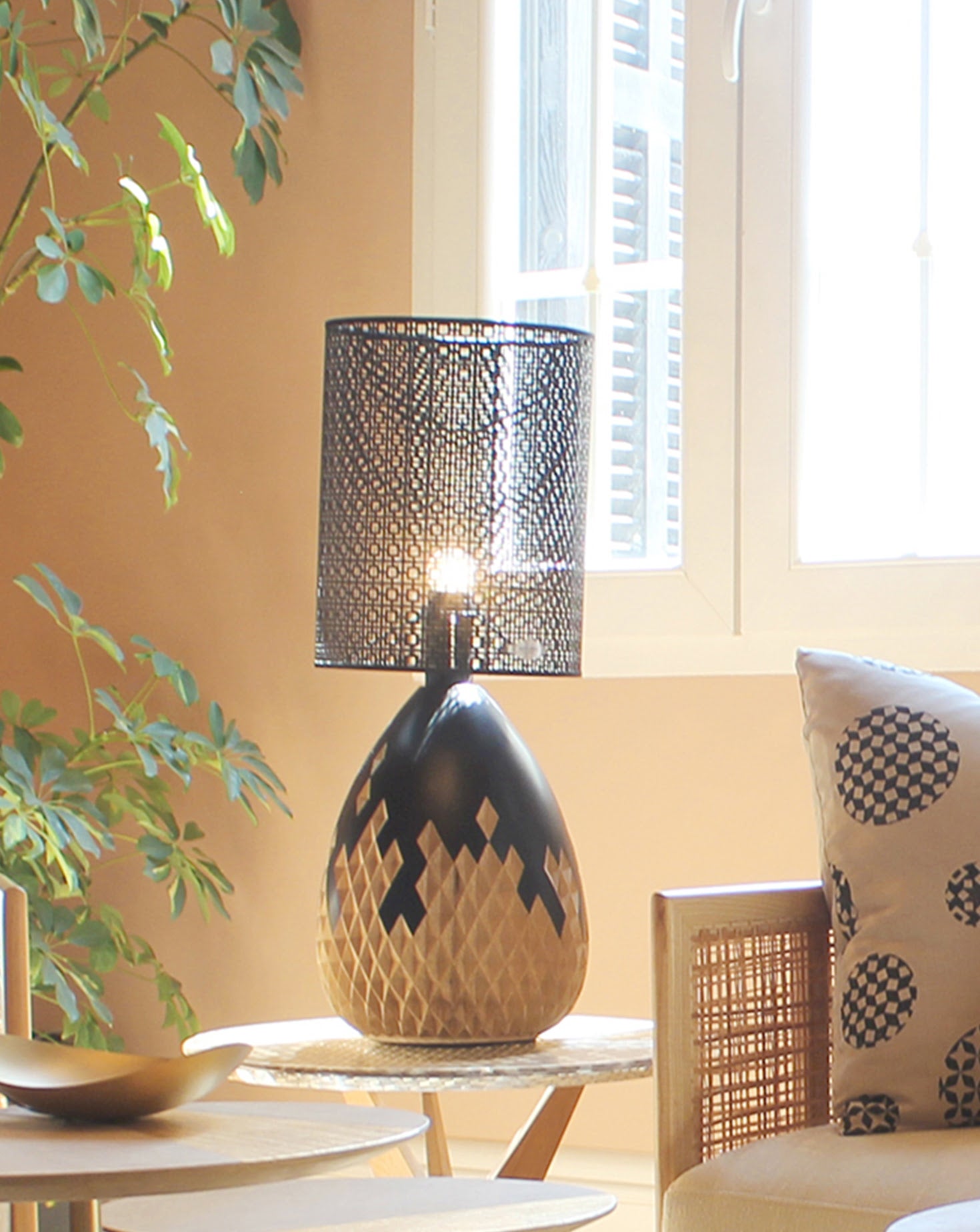 Palma Carved Frakke Wood Table Lamp