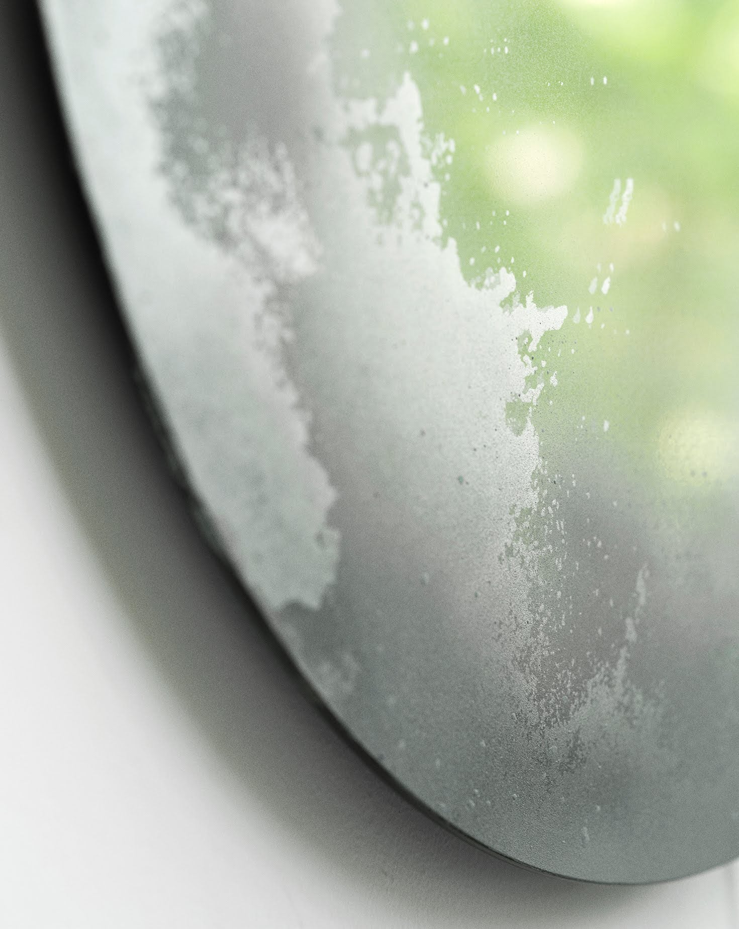 Sculptural Round 60 cm Mirror Light