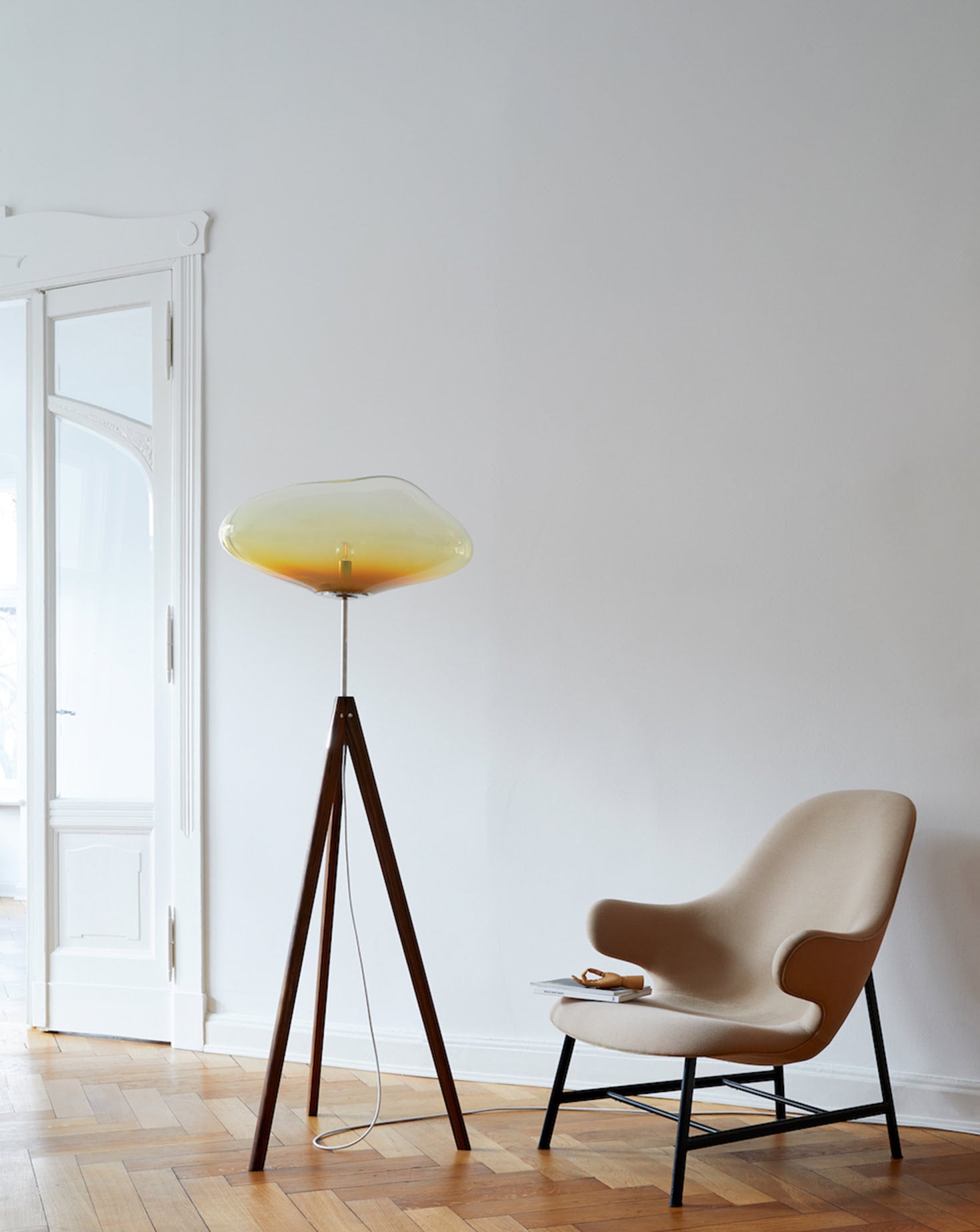 Statix Amber Iridescent Walnut Floor Lamp