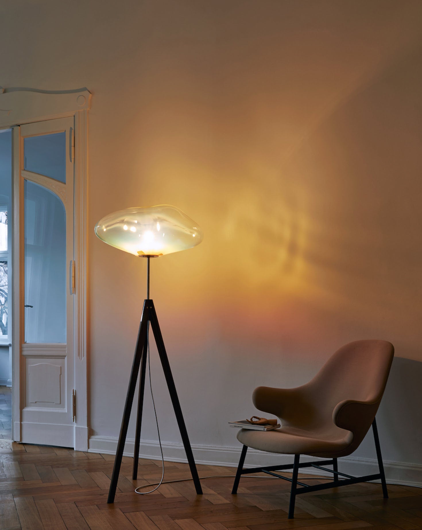 Statix Amber Iridescent Oak Floor Lamp