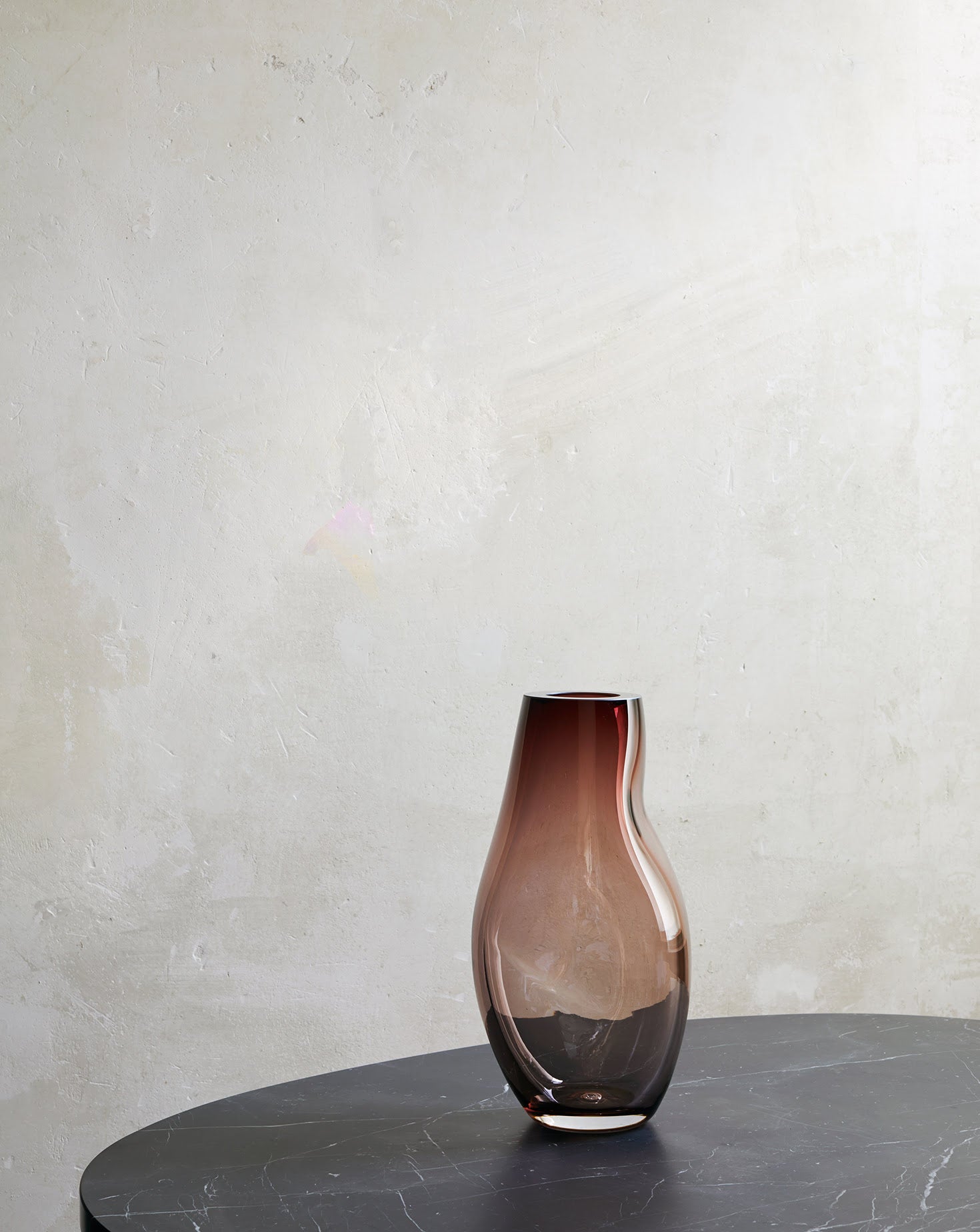 Supernova IV Smoke Red Vase