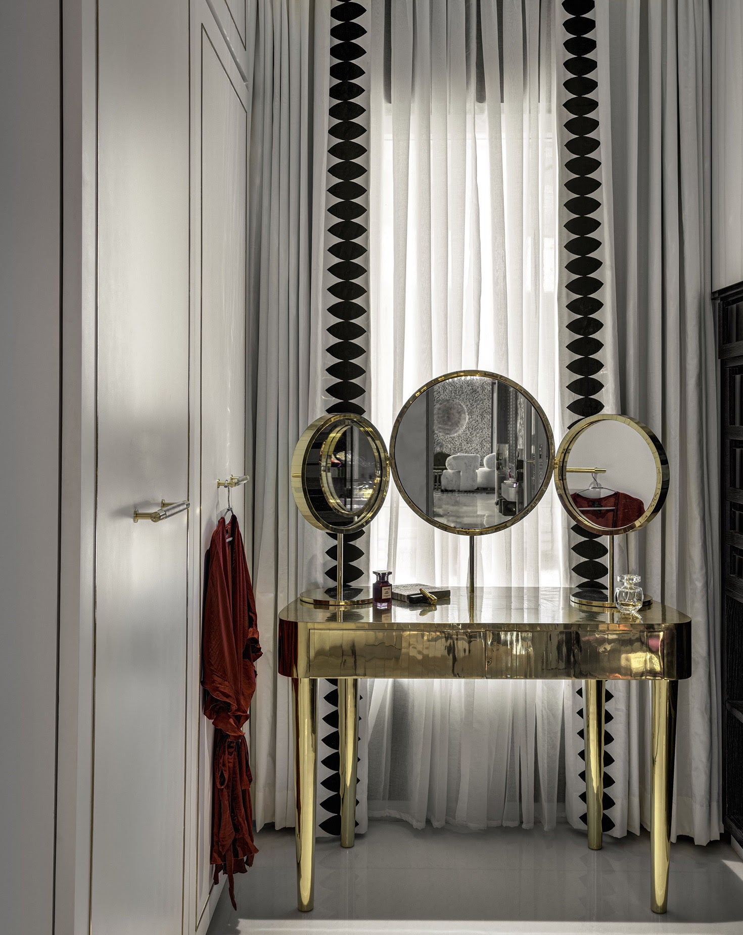 Matteo Cibic Woman in Paris Oro Dressing Table