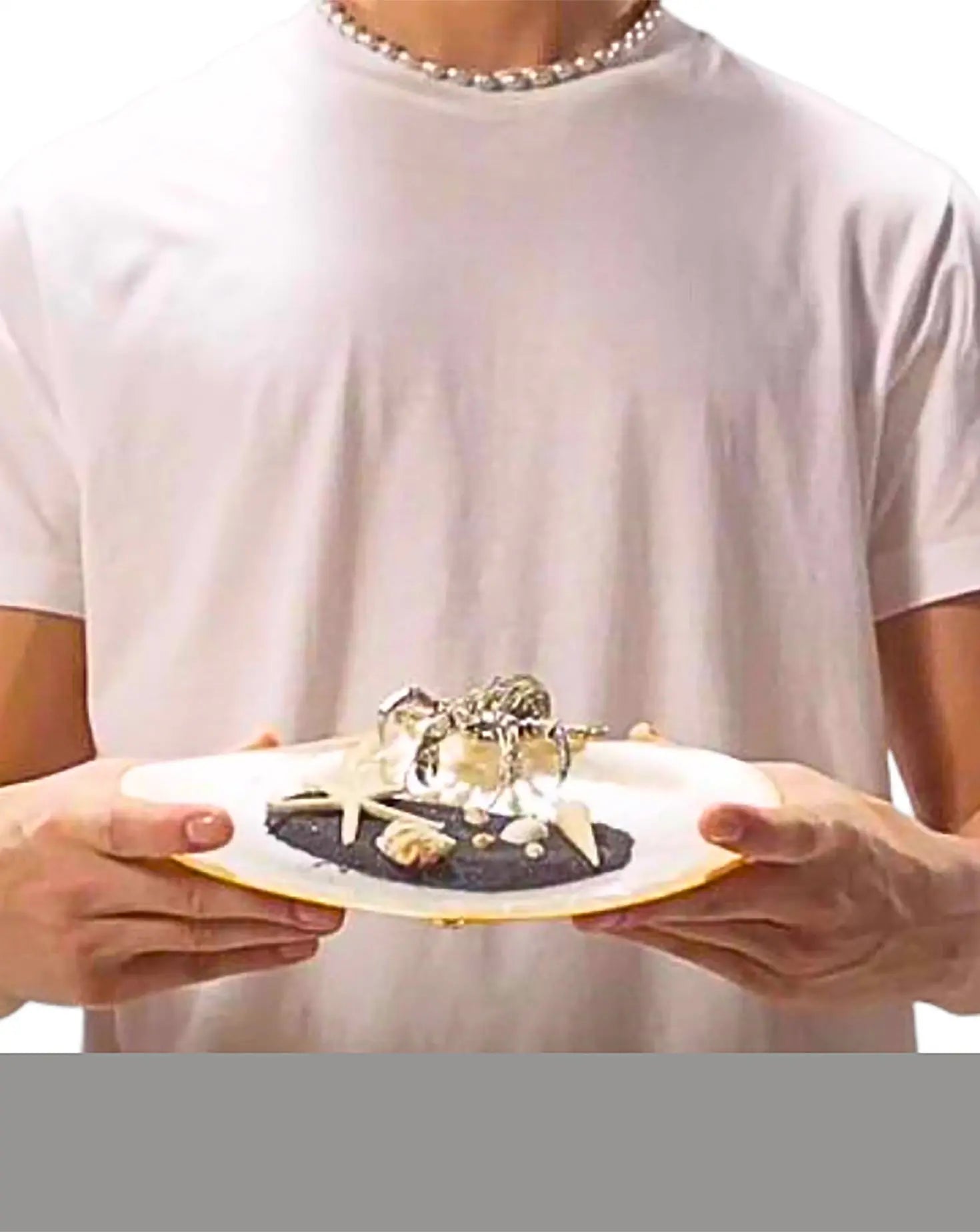 Mother Of Pearl Hermit Crab Plate Lotus Arts de Vivre