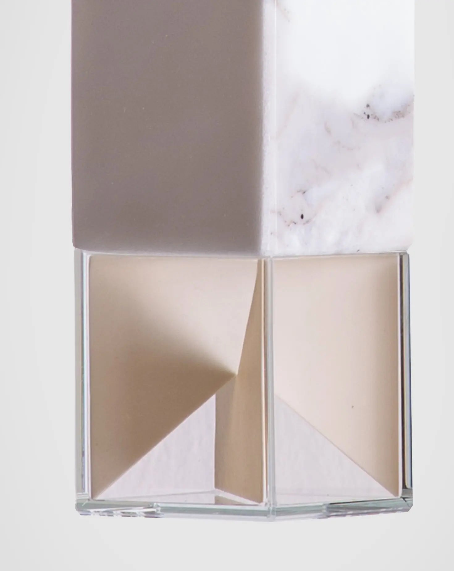One White Marble Pendant Formaminima