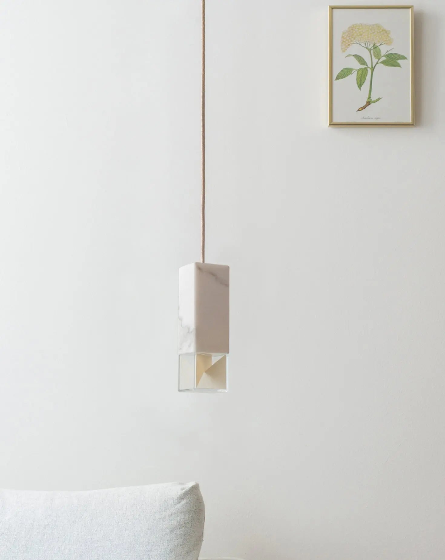 One White Marble Pendant Formaminima