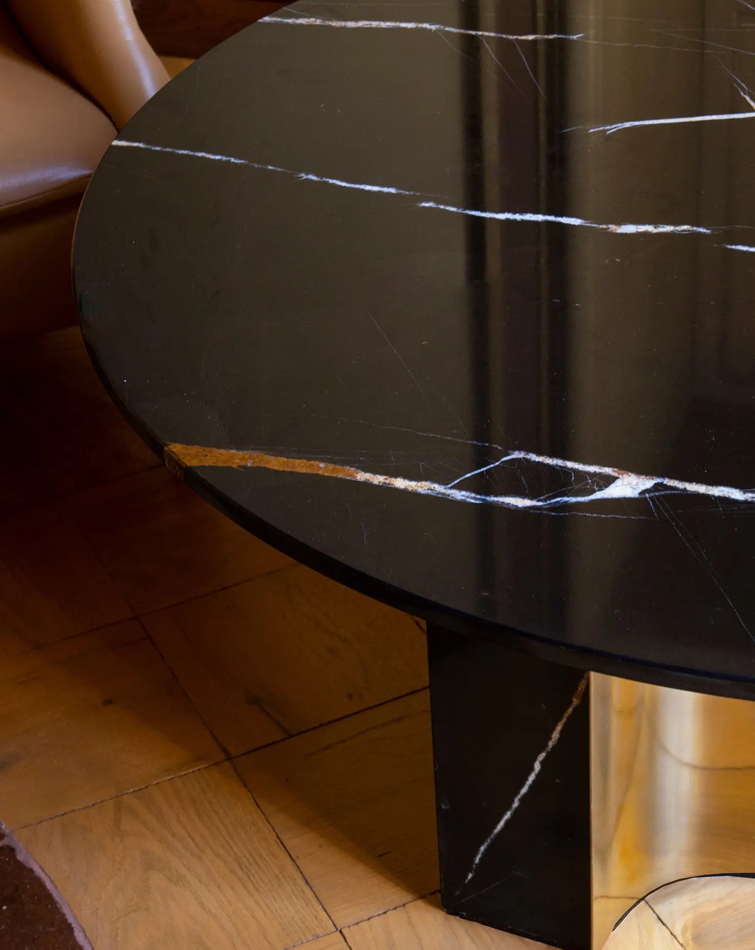 Barso Round Sahara Noir Marble Side Table L'Eccesso