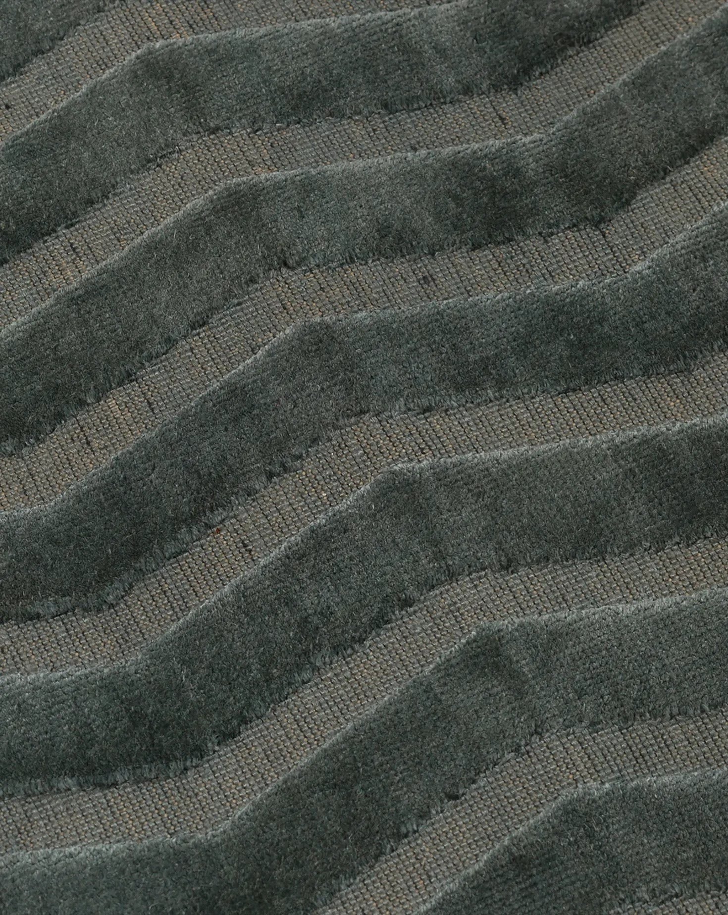 Penta Chevron Calcite Rug