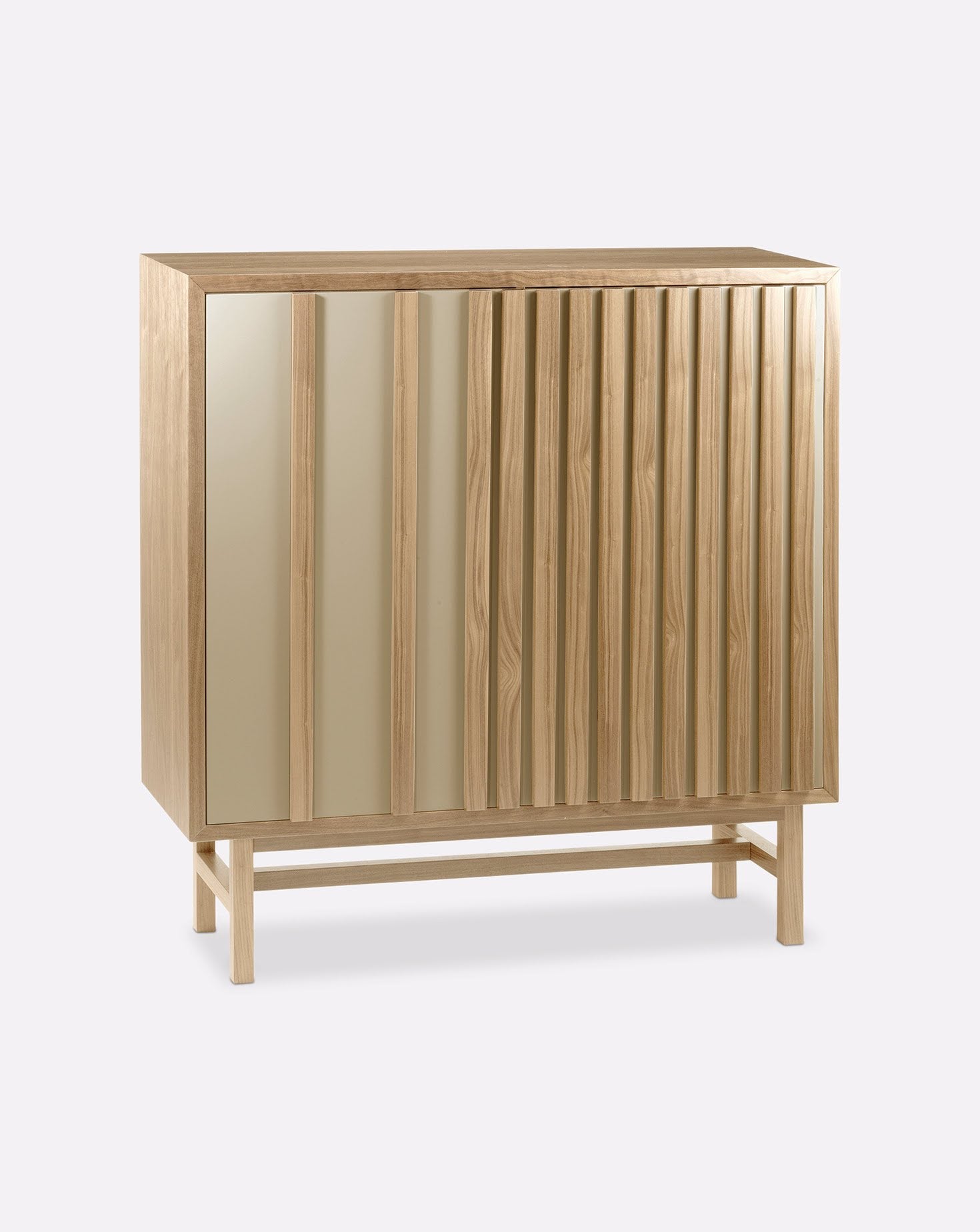 Go Top One Oak Bar Cabinet