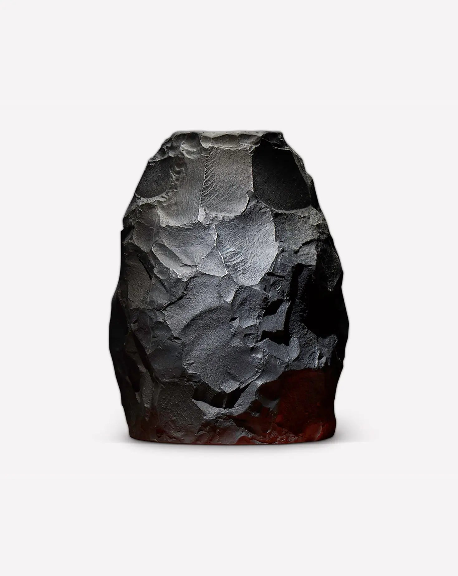 files/cutout_BlackVase1and2_Vase2_1882Ltd.withMaxLamb_01_1_-Copy.jpg