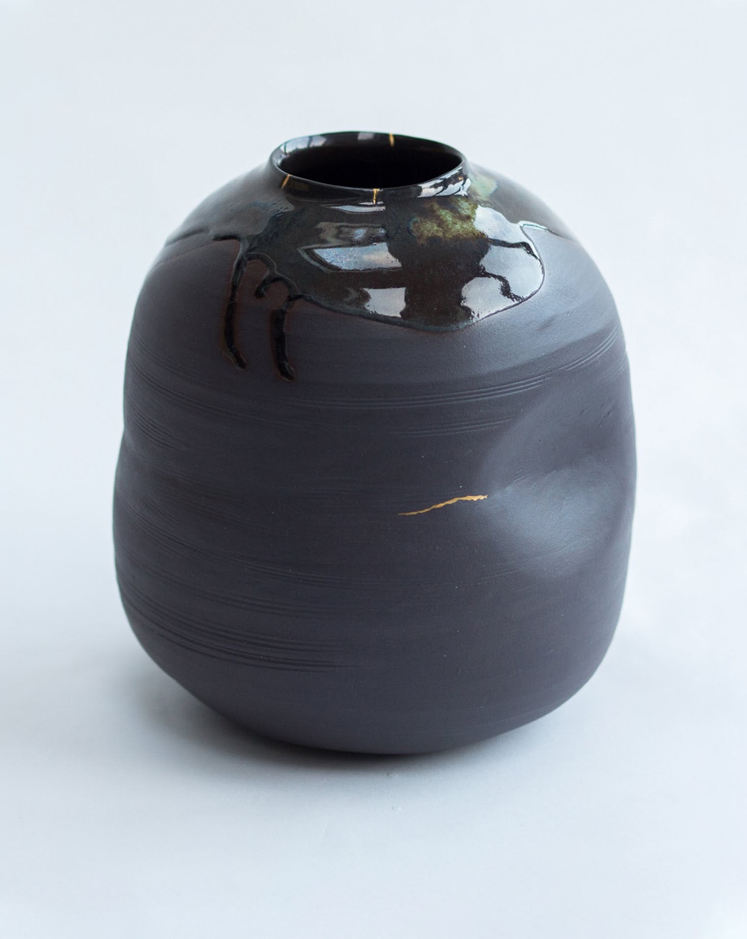 Large Kintsugi Tenmoku Moon Jar Vessel