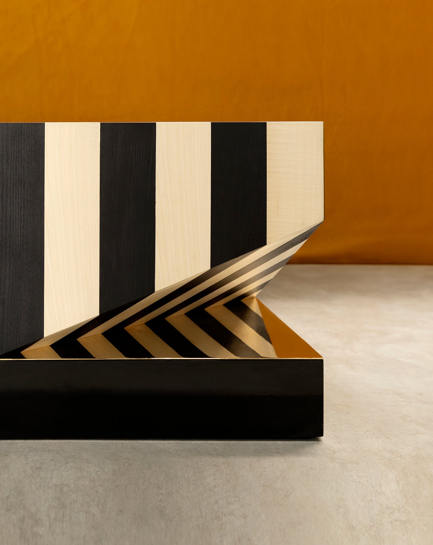 Op-Art Center Table