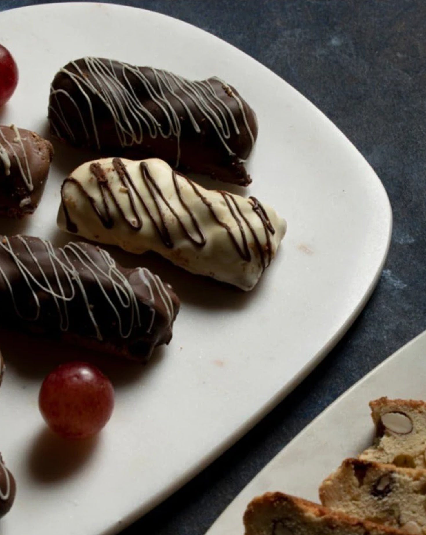 Reva Platter Marble White Sets of 3