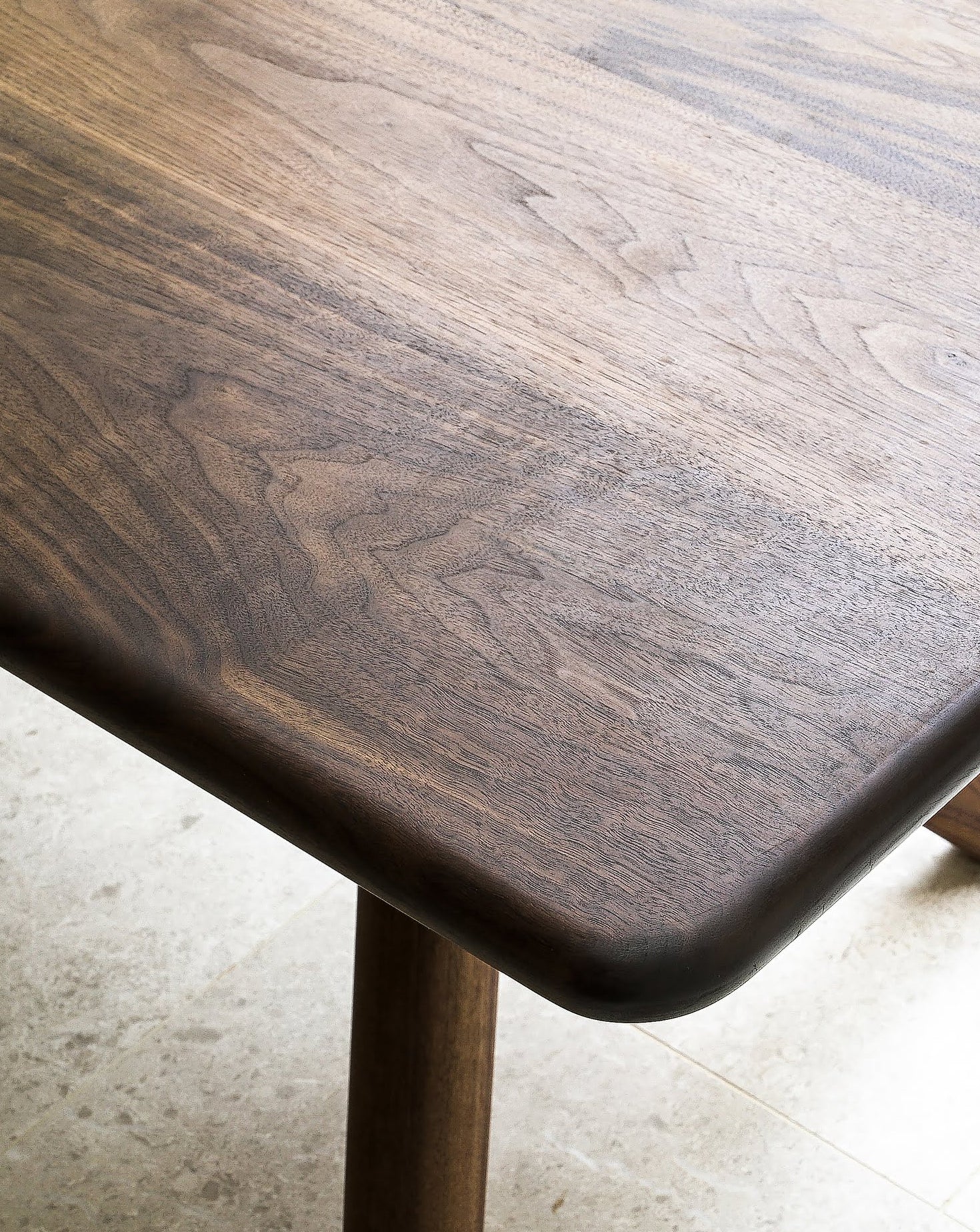 Briar Dining Table Goldfinger