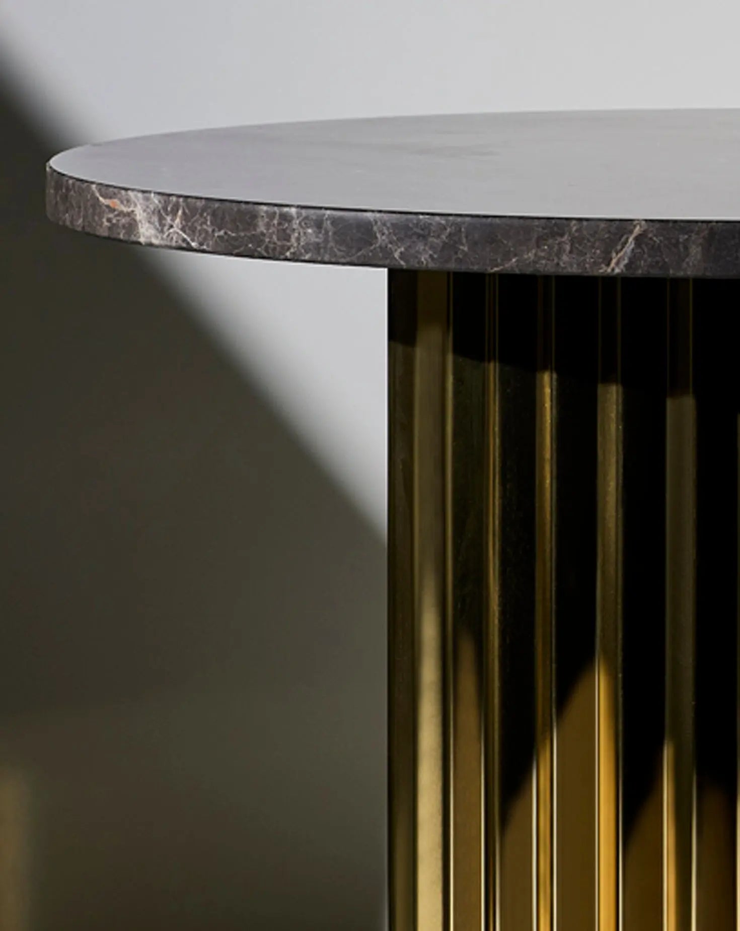 Column Marble and Brass XL Table Lisette Rützou