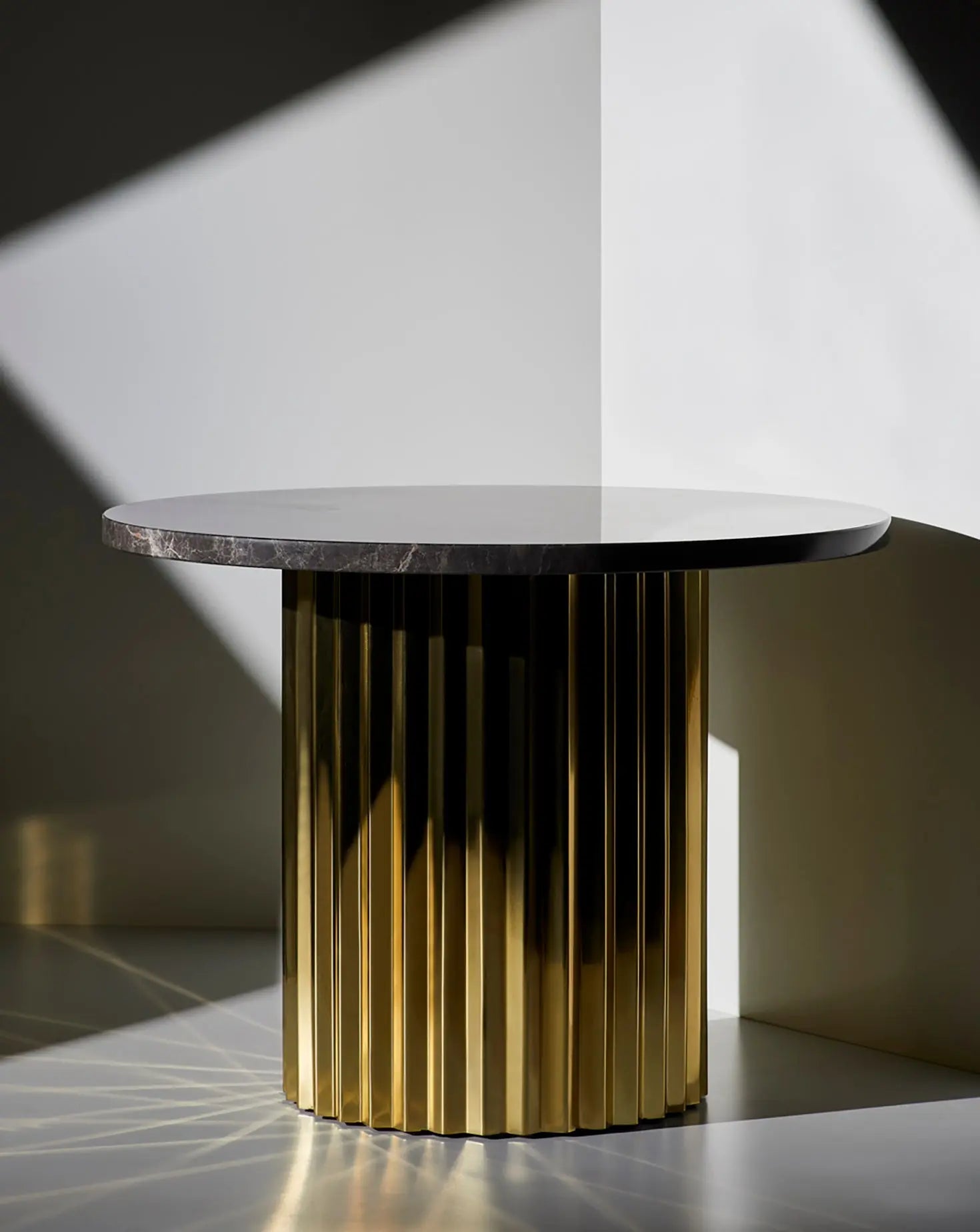 Column Marble and Brass XL Table Lisette Rützou