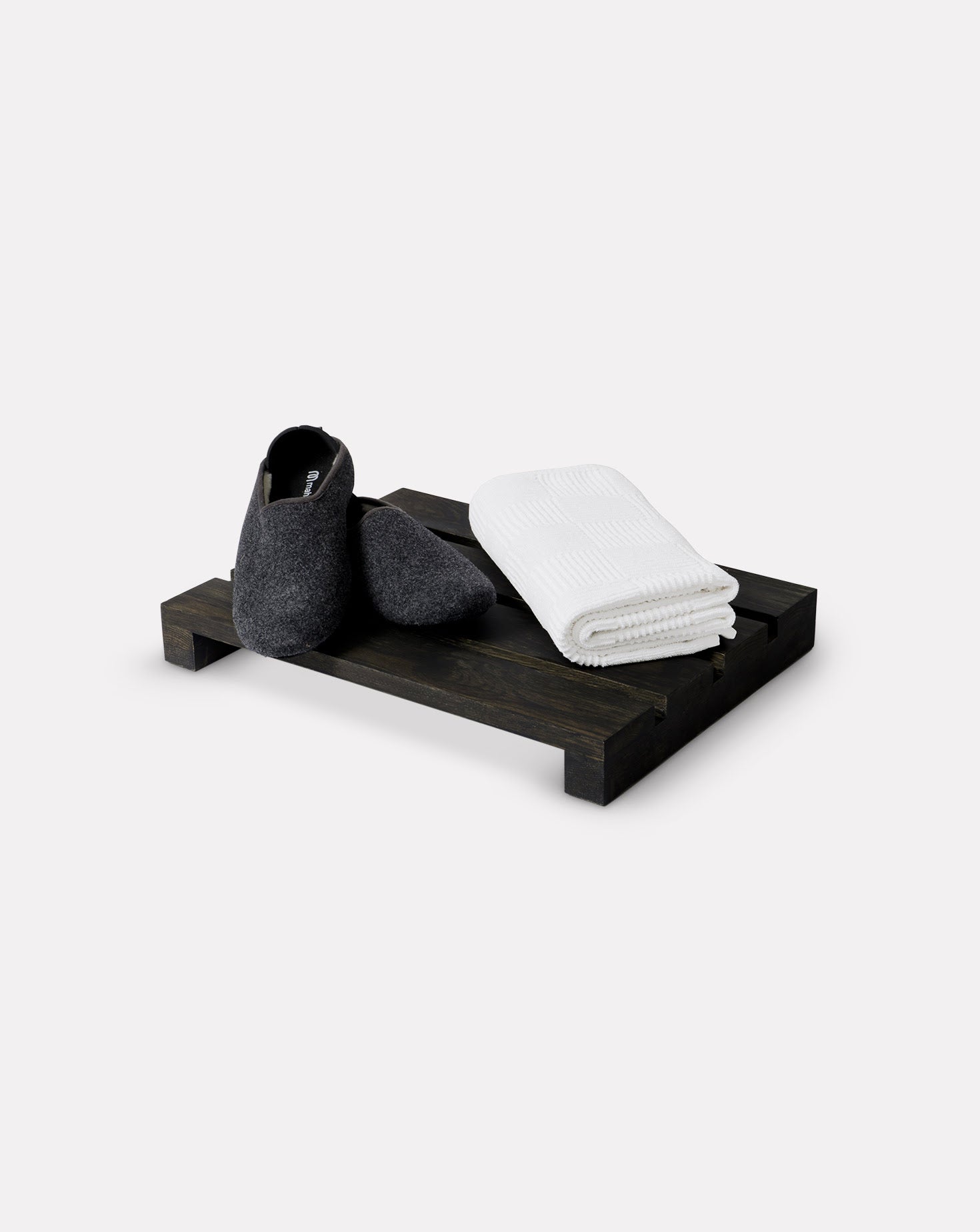 Duckboard Apartment Bath Stand Wireworks