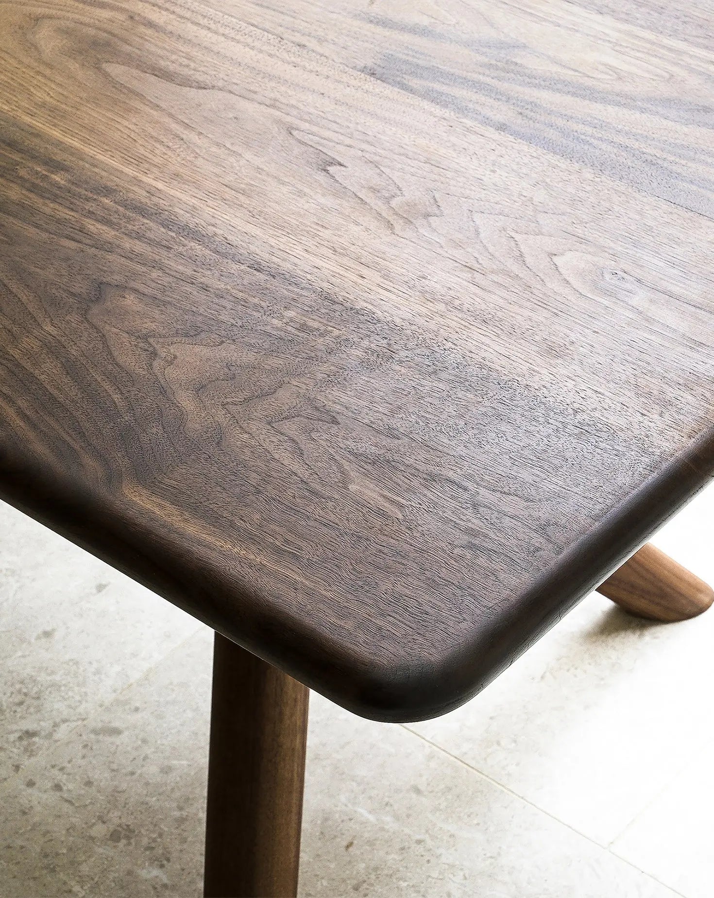 Briar Dining Table Goldfinger