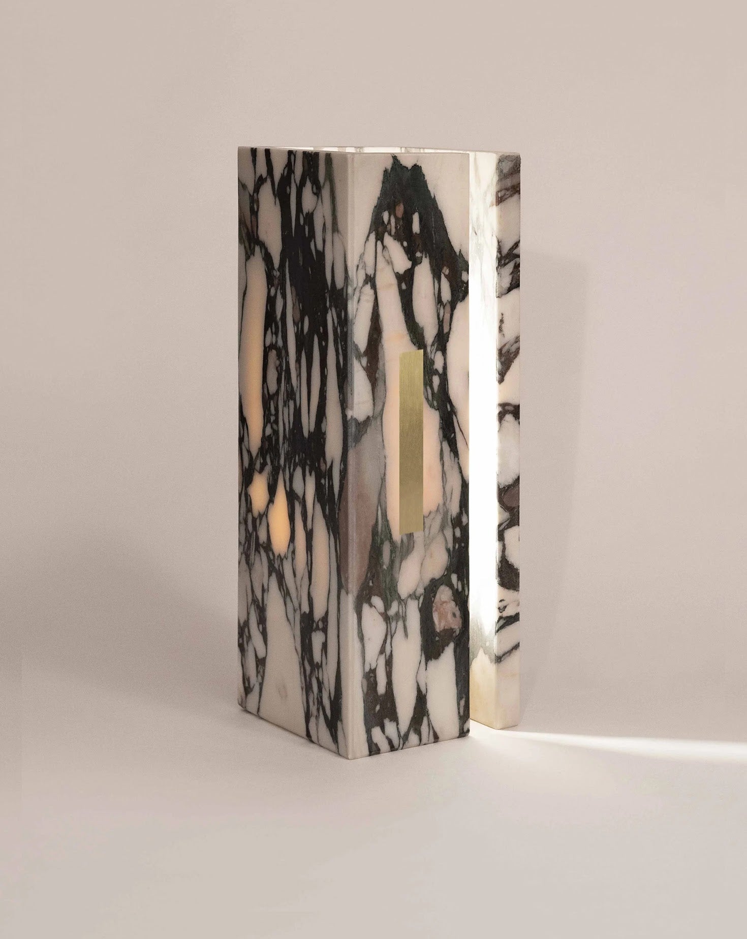03-C Marbre Calaca:a Viola Table Lamp