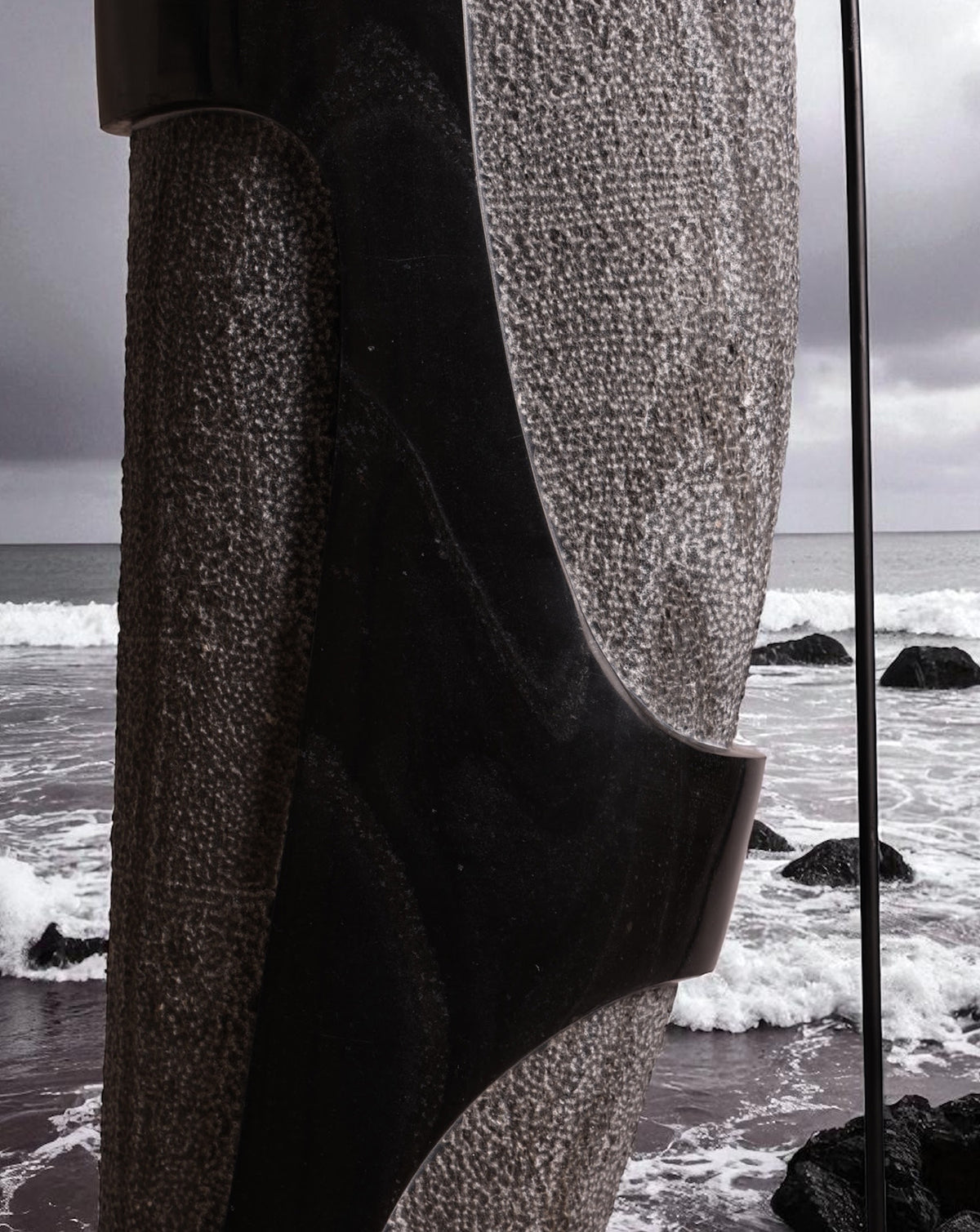 Minimalist stone piece for indoor or outdoor display, weighing 168 kilograms