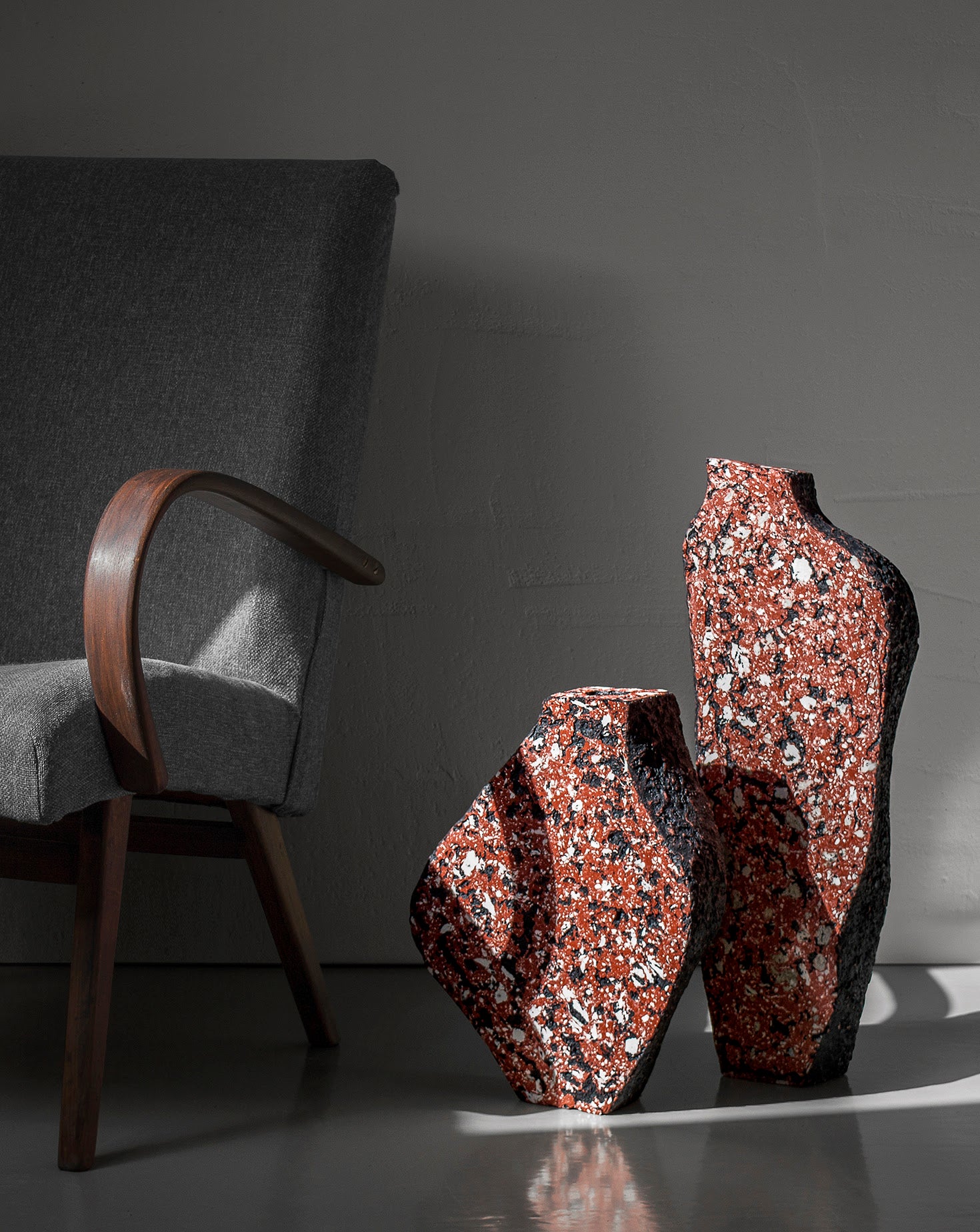 Fragment Black and Red Vase Set