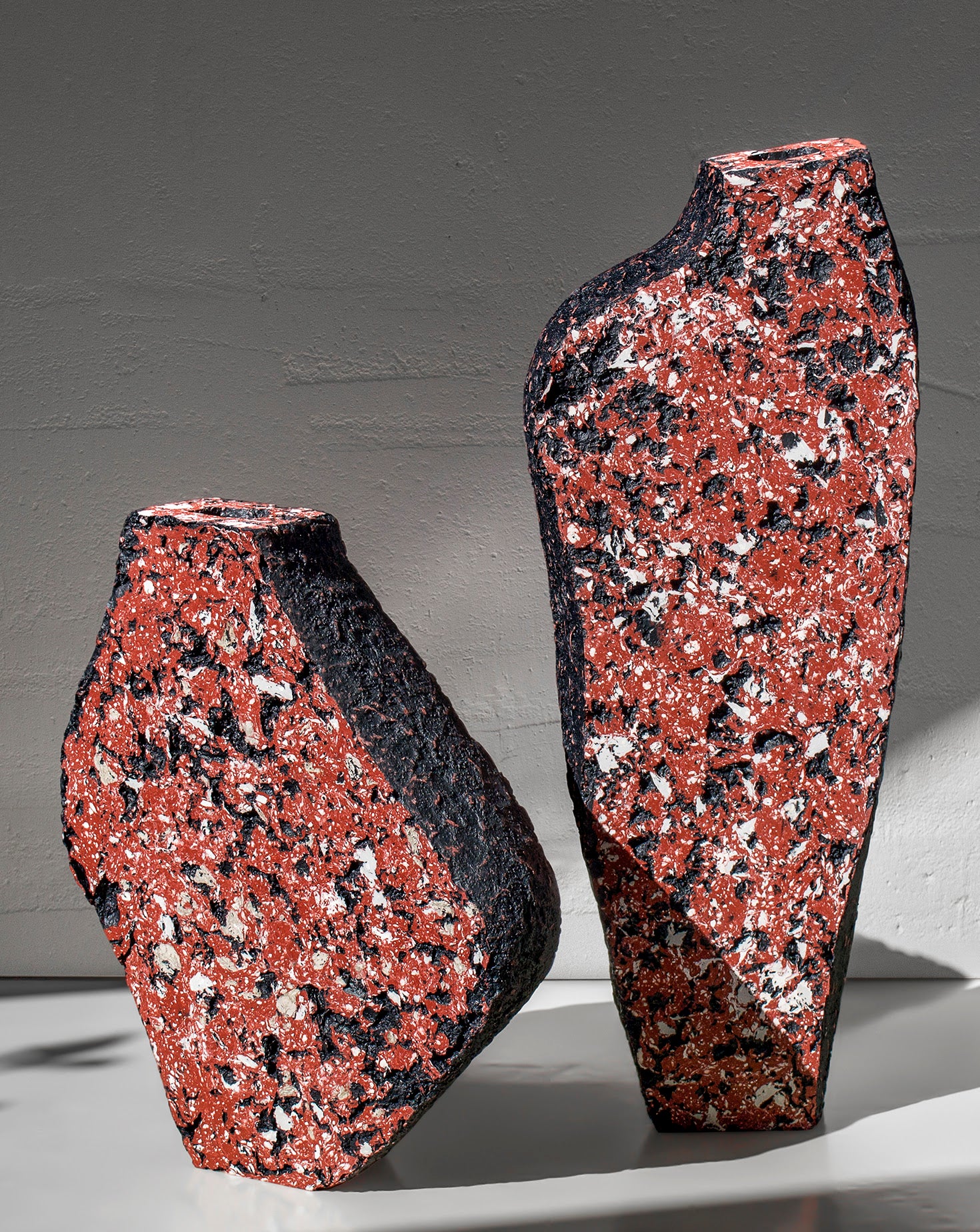 Fragment Black and Red Vase Set