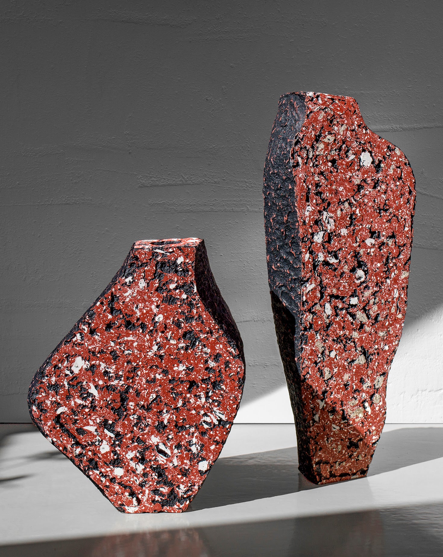 Fragment Black and Red Vase Set