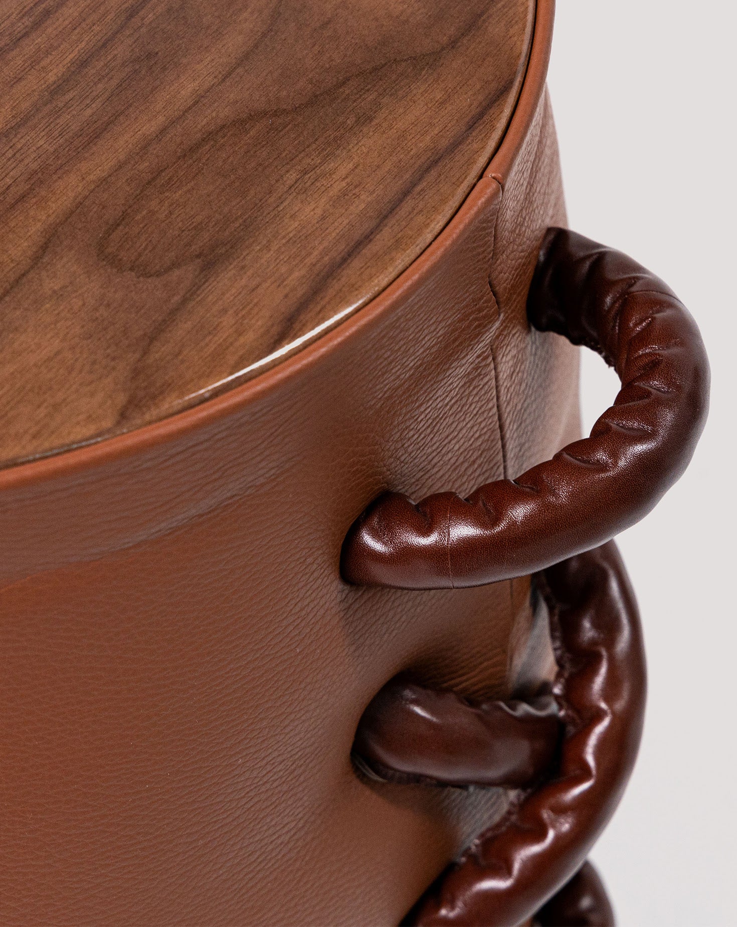 Gaar Leather Stool