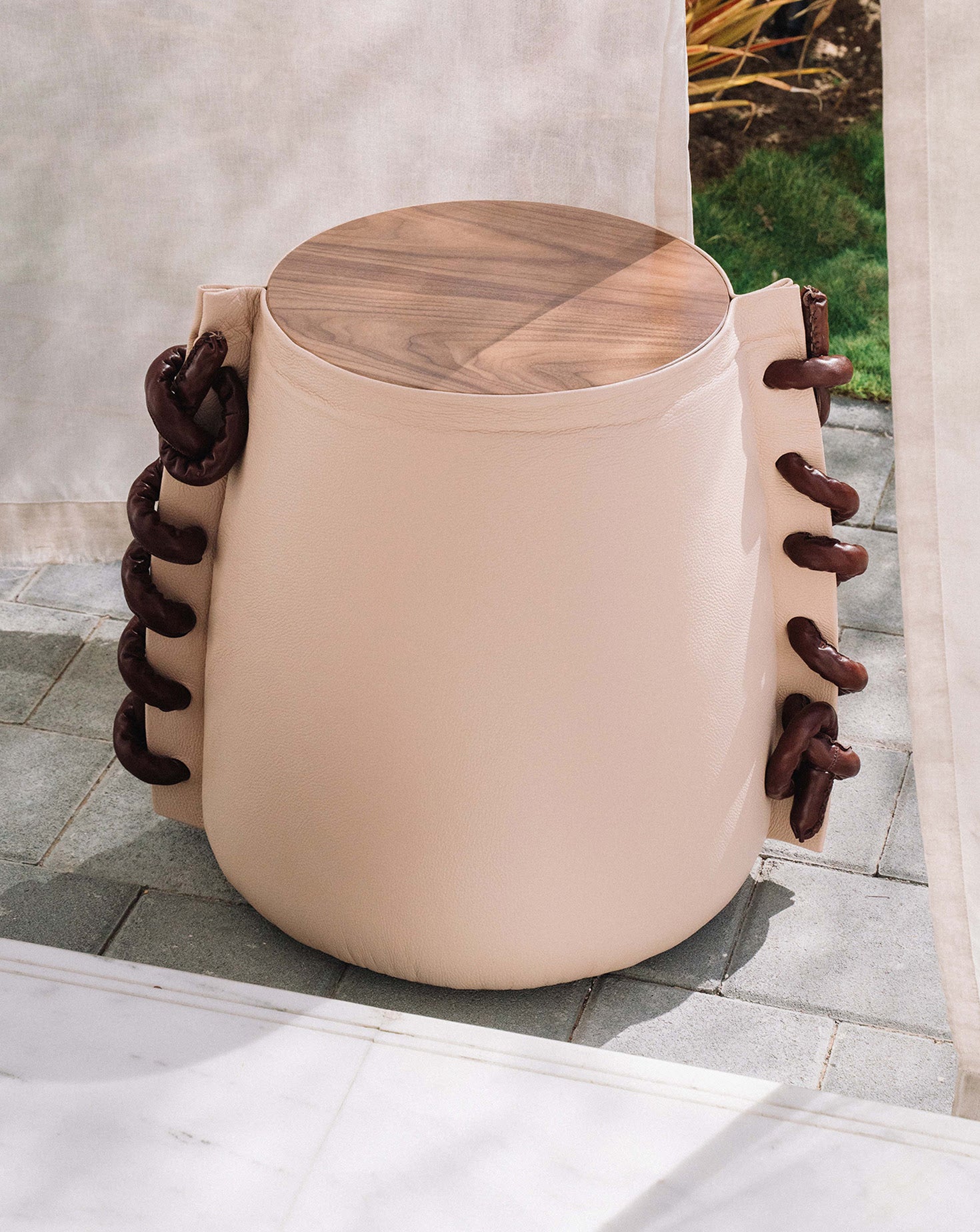 Gaar Leather Stool