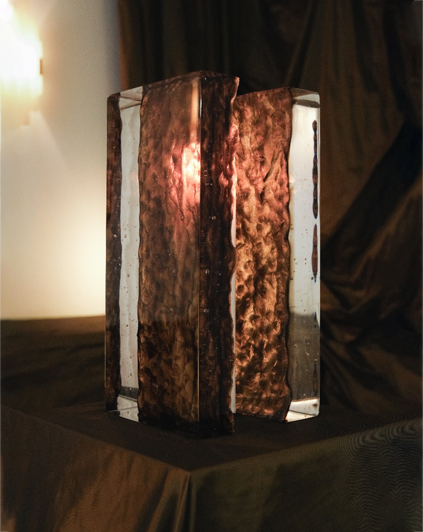 Geoda Amber Glass Cube Table Lamp