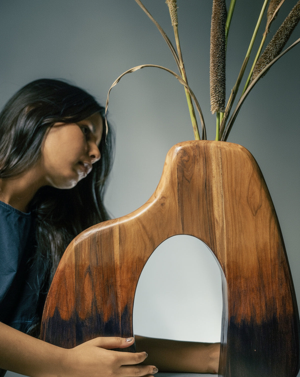 IDIKA 02 Teak Wood Sculptural Vase