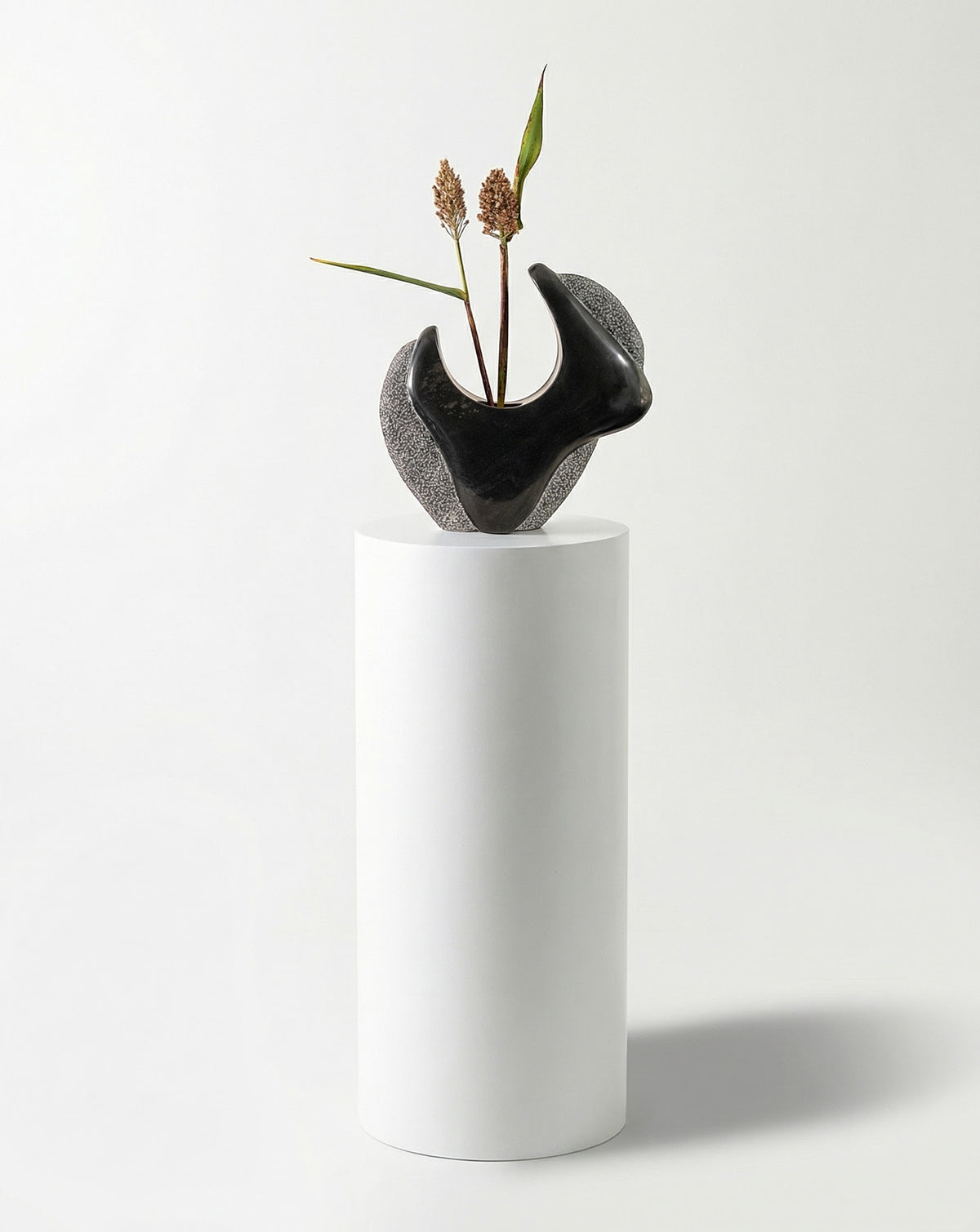 ILISHA 01 Black Marble Sculptural Vase