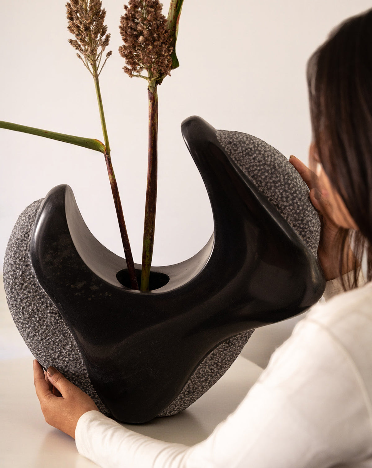 ILISHA 01 Black Marble Sculptural Vase