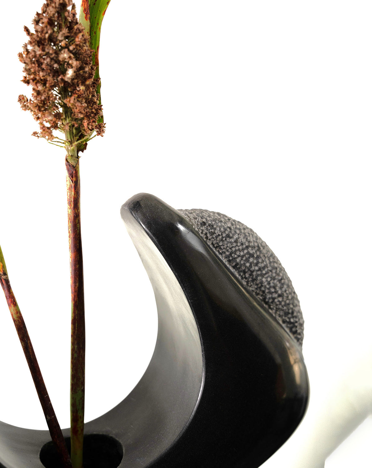ILISHA 01 Black Marble Sculptural Vase